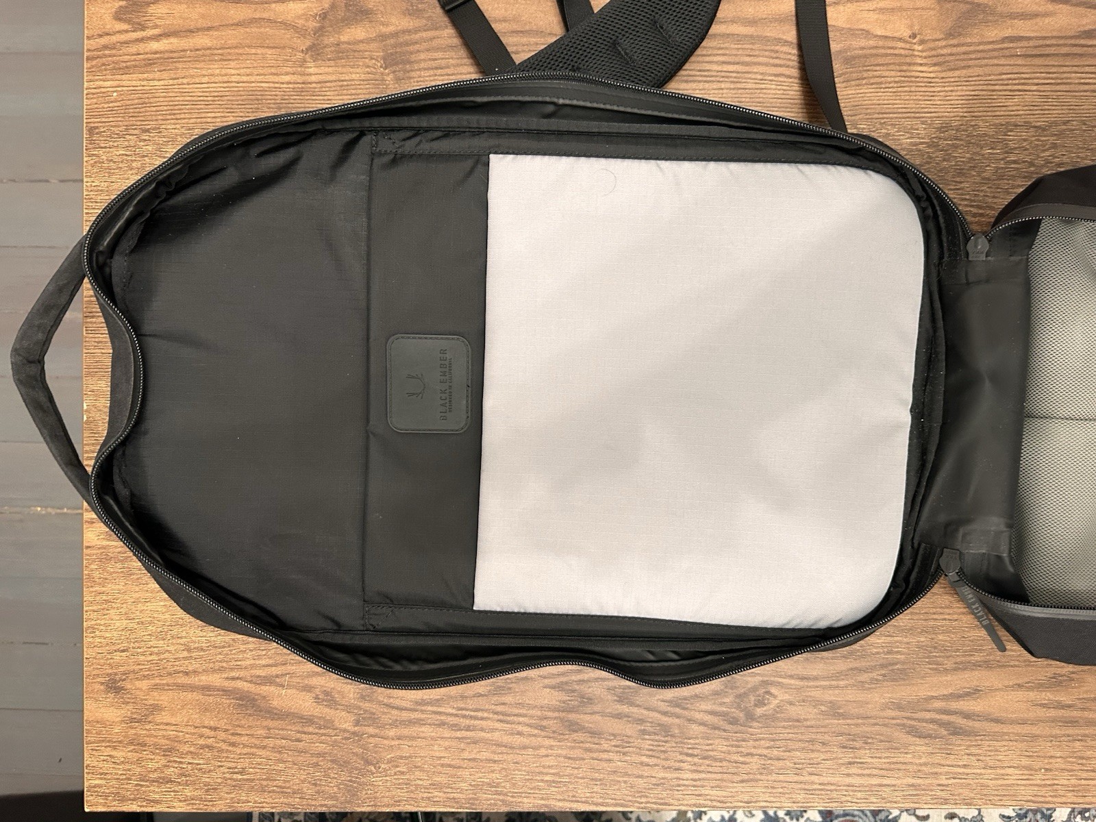 Black Ember Shadow 26L Minimal Backpack in Black – used