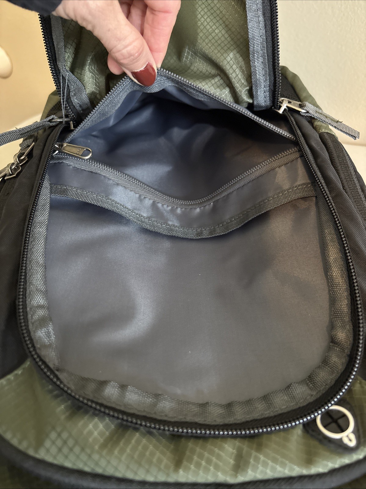 Mothybot Outdoor Durable Water Resistant Nylon Insulated Hydration Backpack Gorp