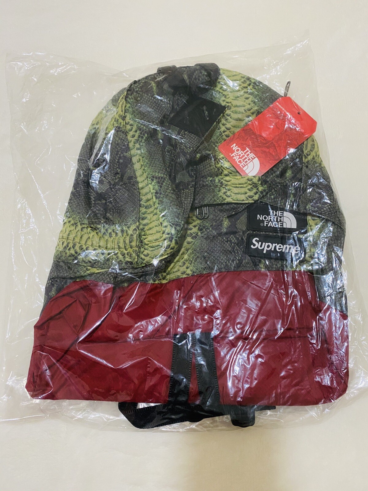 🔴Supreme Printed Snakeskin Green Daypack Backpack SS18 Lightweight New