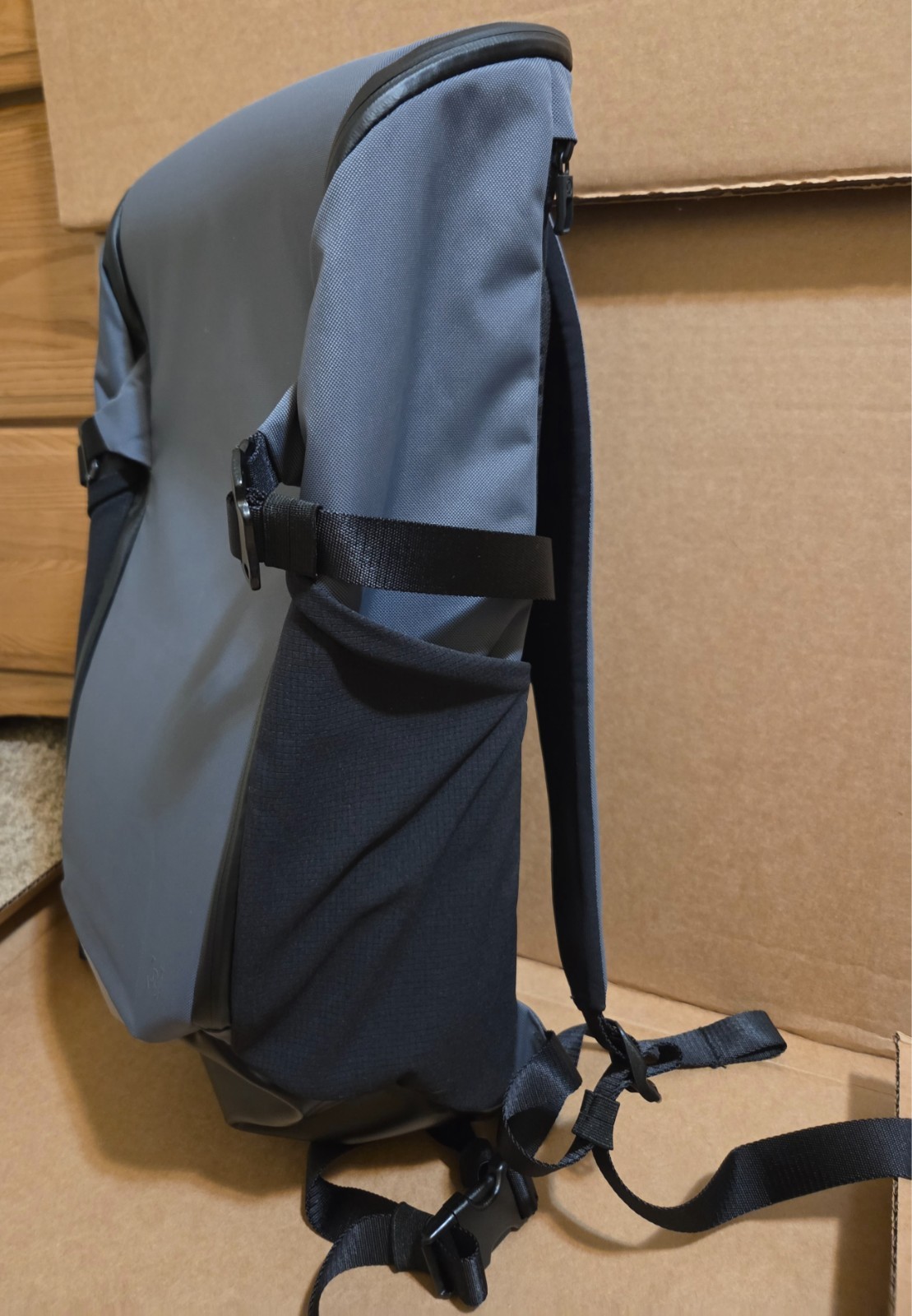 Lululemon More Miles Everyday Backpack Grey Black 25.5L 17″ Laptop