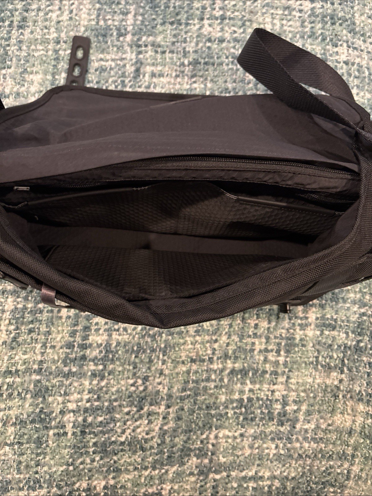 Tumi Alpha Bravo Fallon Messenger Bag Black Nylon Leather Trim Shoulder Strap
