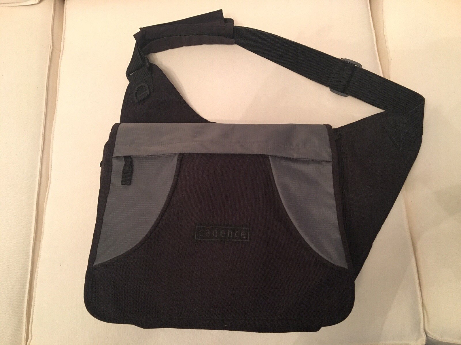 Leed’s 13”x13”x3.5” Black/Gray Messenger Bag