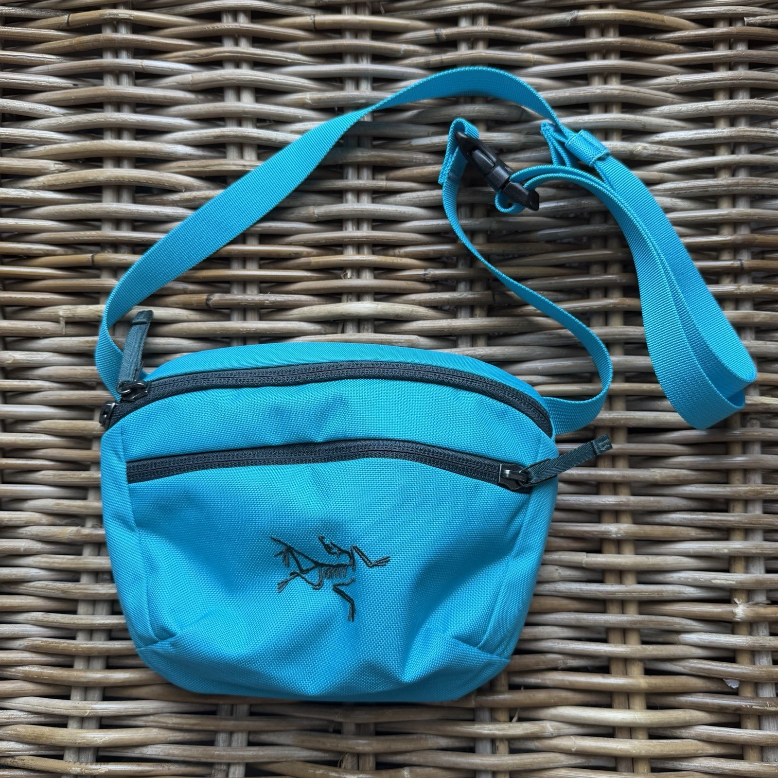 Arc’teryx Unisex Small Blue Mantis 1 Waist Pack Hiking