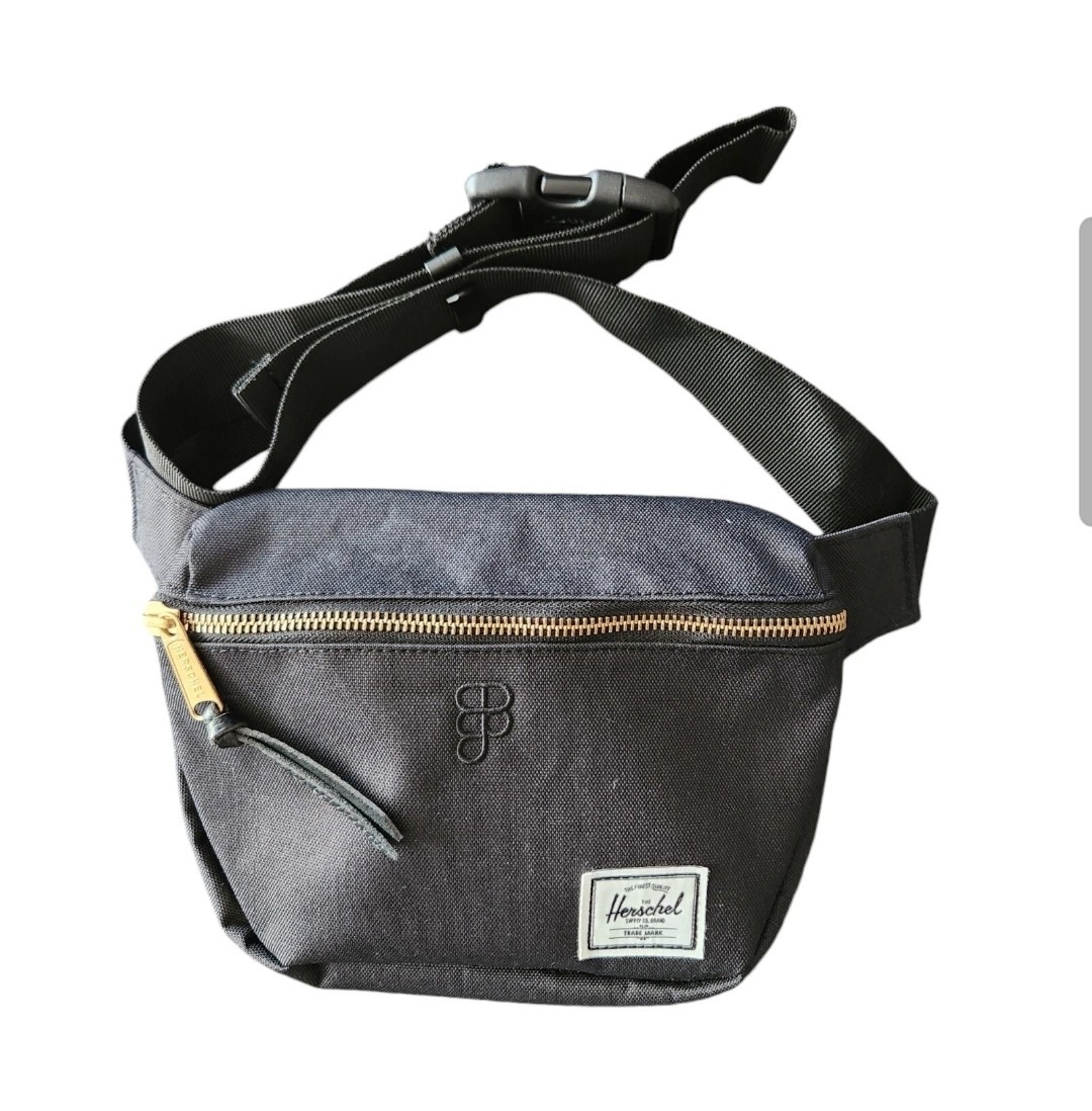 Herschel Fifteen Waist Pack Black 2.0L New – BRANDED