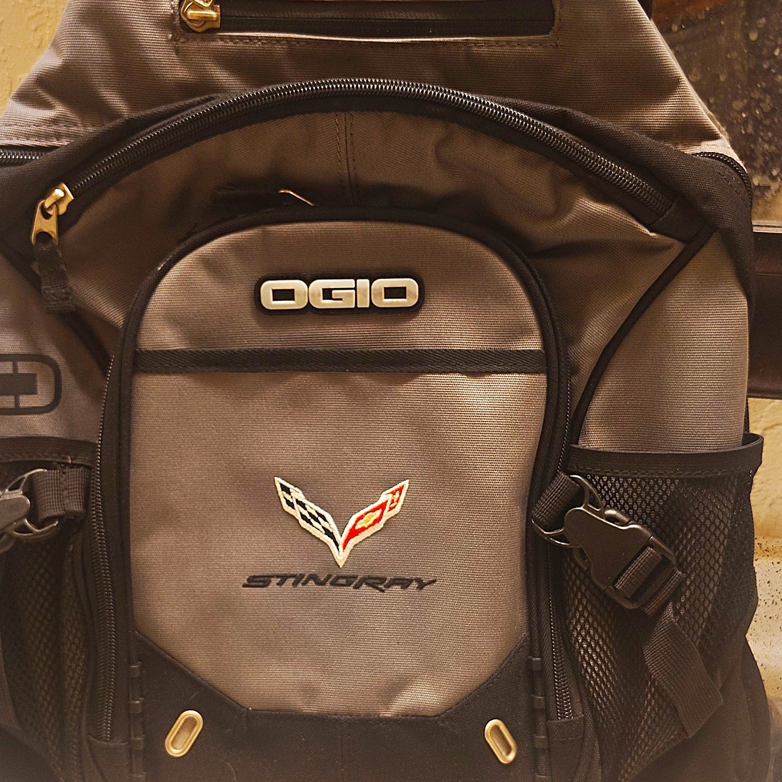 OGIO Backpack Gray/Black, Padded w/Outer Pockets, Zip/Buckle, Unisex