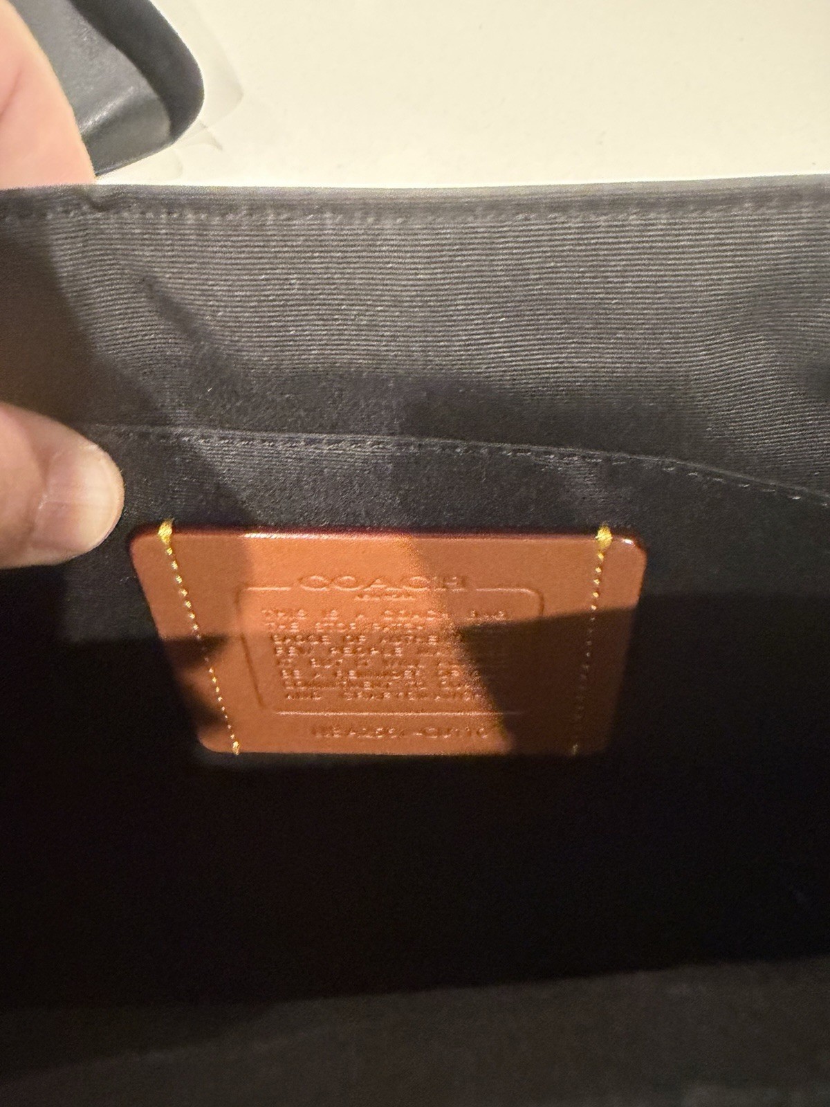 Coach Black Medium Messenger Bag Buckle Closure Adjustable Crossbody Strap