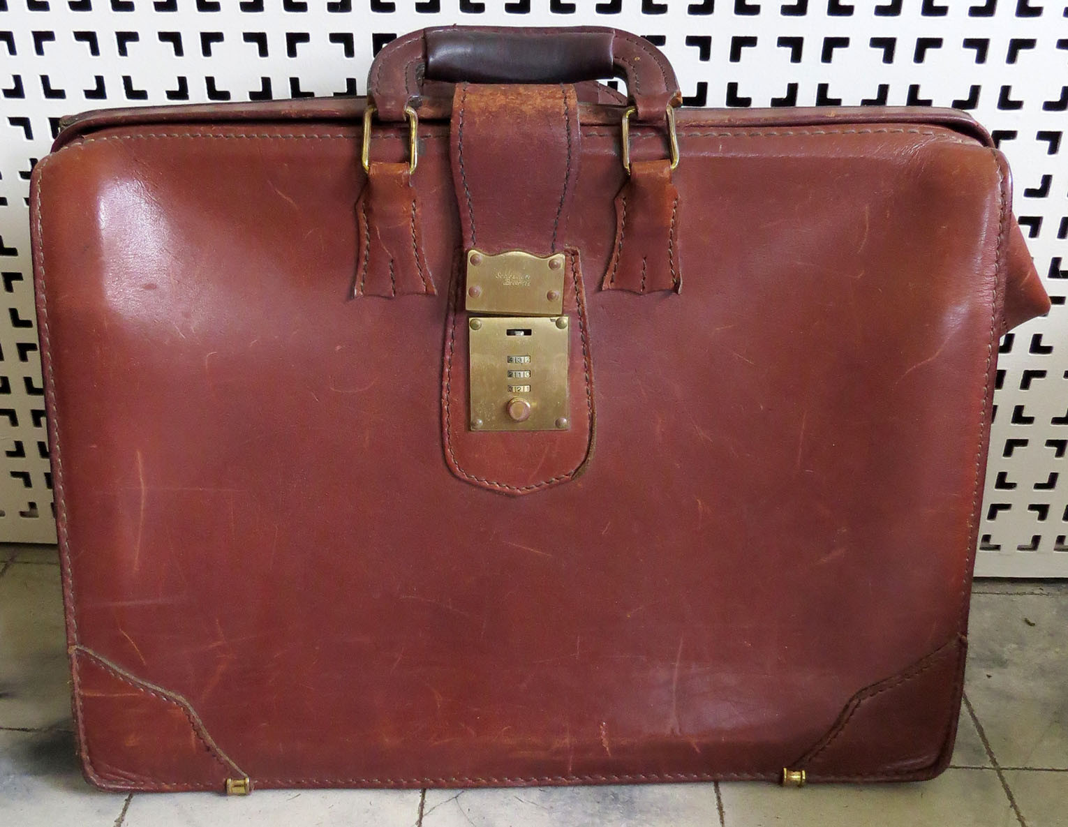 SCHLESINGER Vintage BELTING Leather Doctor Lawyer Briefcase Bag Mens