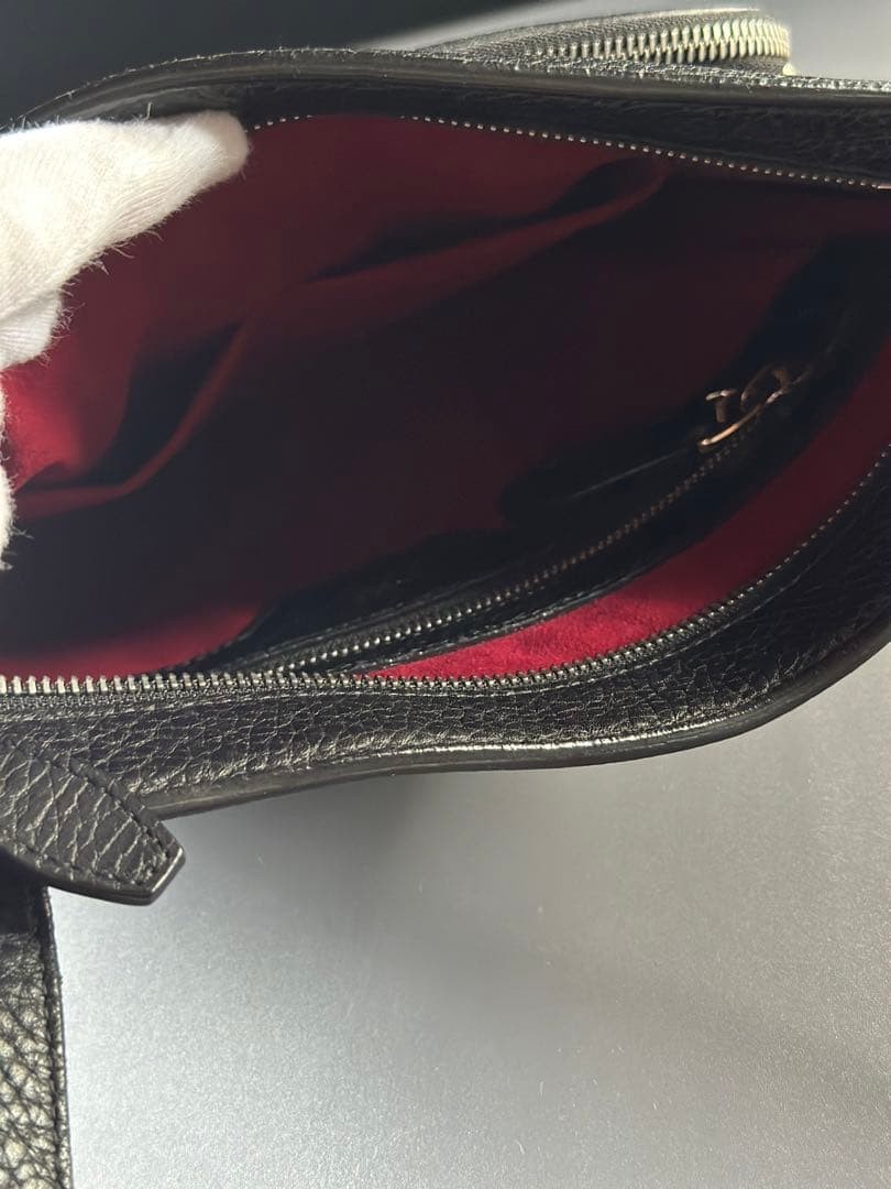 BALLY Black Leather Shoulder Bag Designer Elegant Luxury Versatile 31x29cm