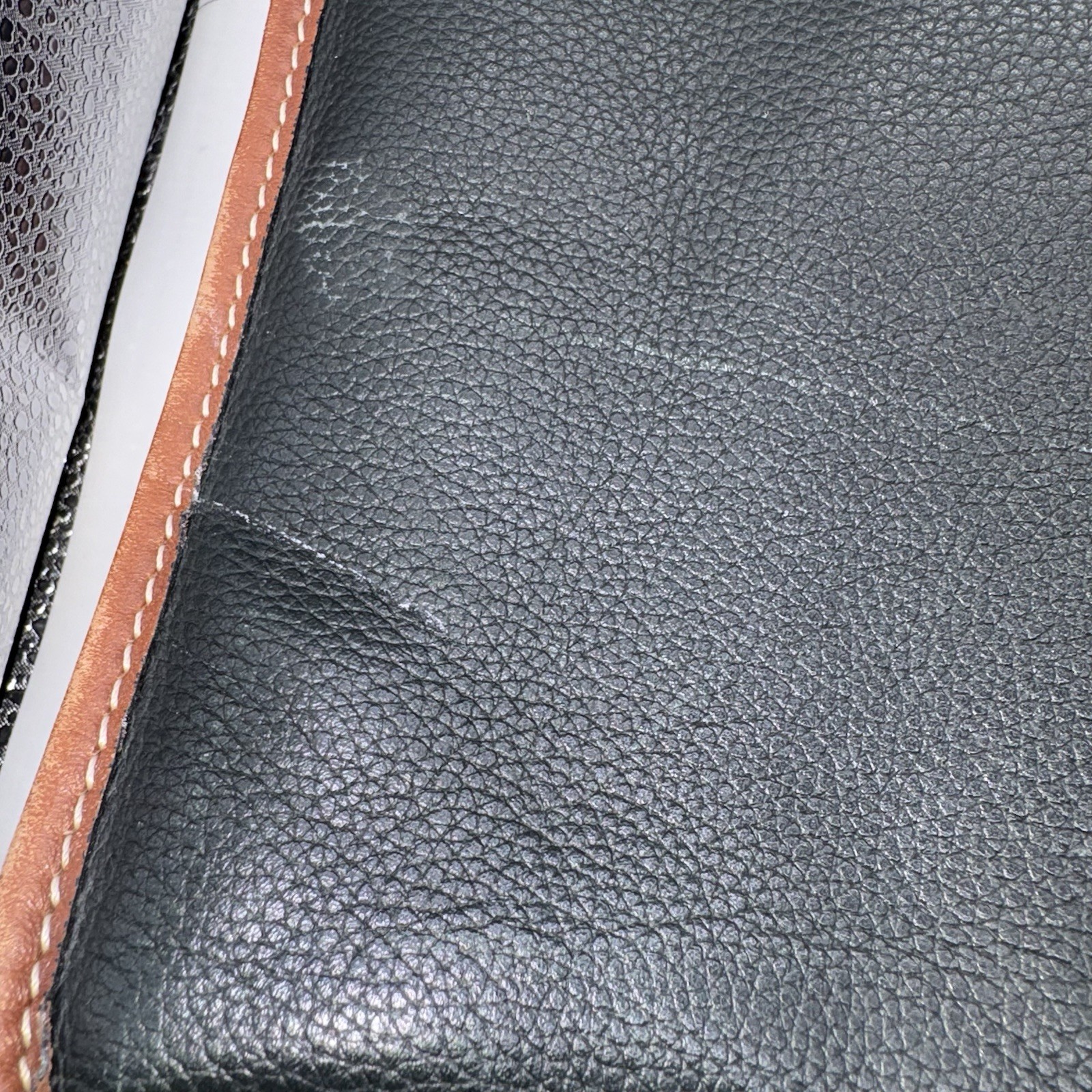 Bally Pebbled Leather B Logo Briefcase Gold Brass Hardware Office Travel VTG