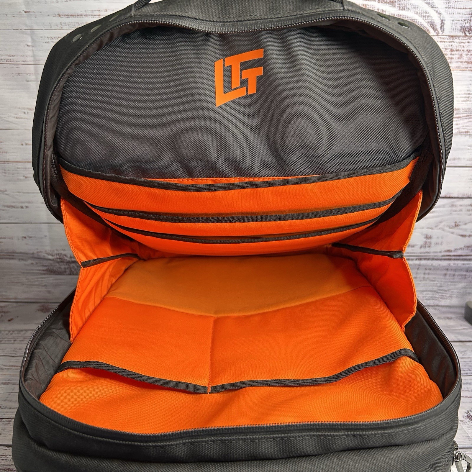 Linus Tech Tips LTT Backpack 35L – Original Zippers