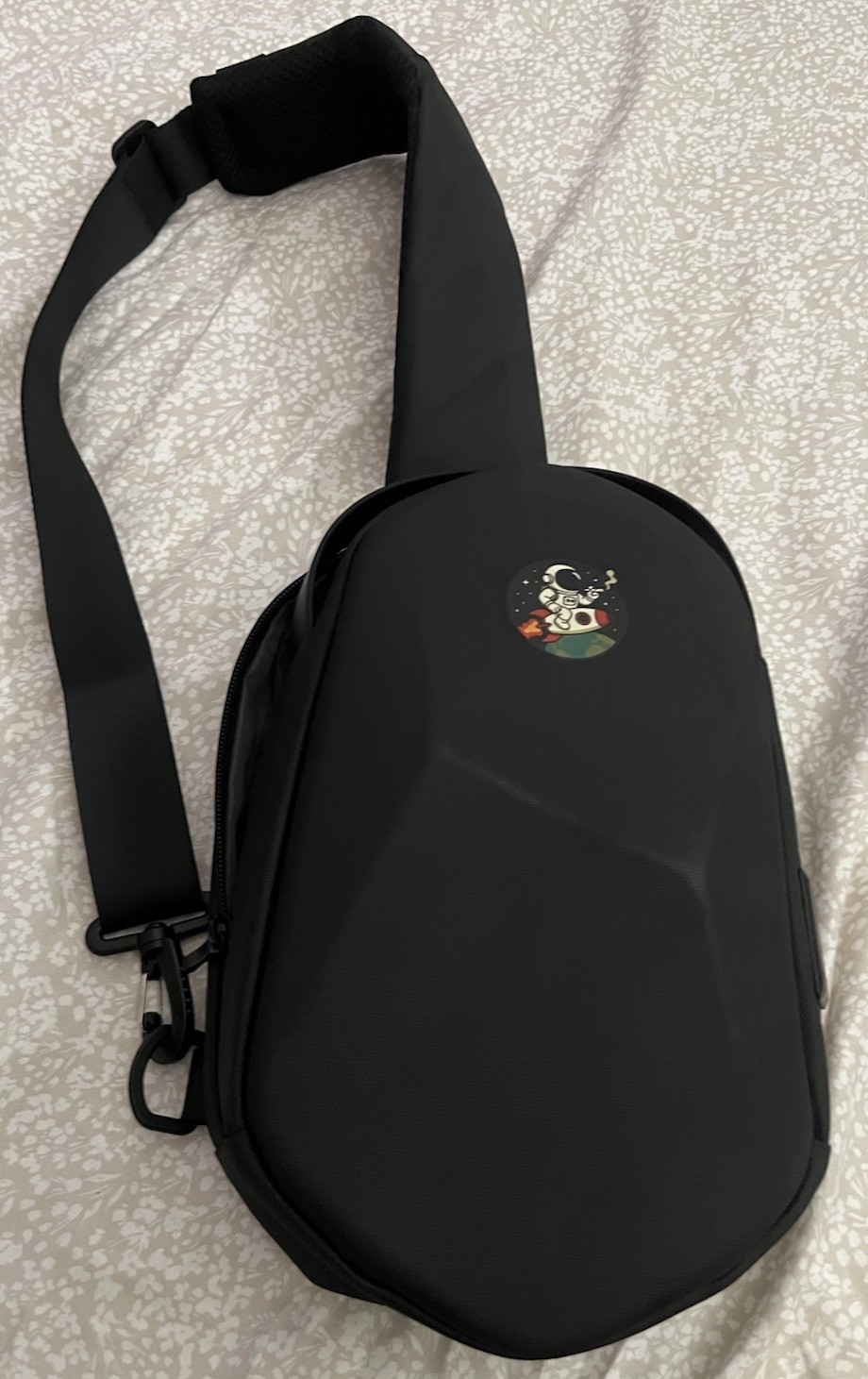 Black Crossbody Sling Bag Solid Zip Closure Adjustable Strap Casual Travel