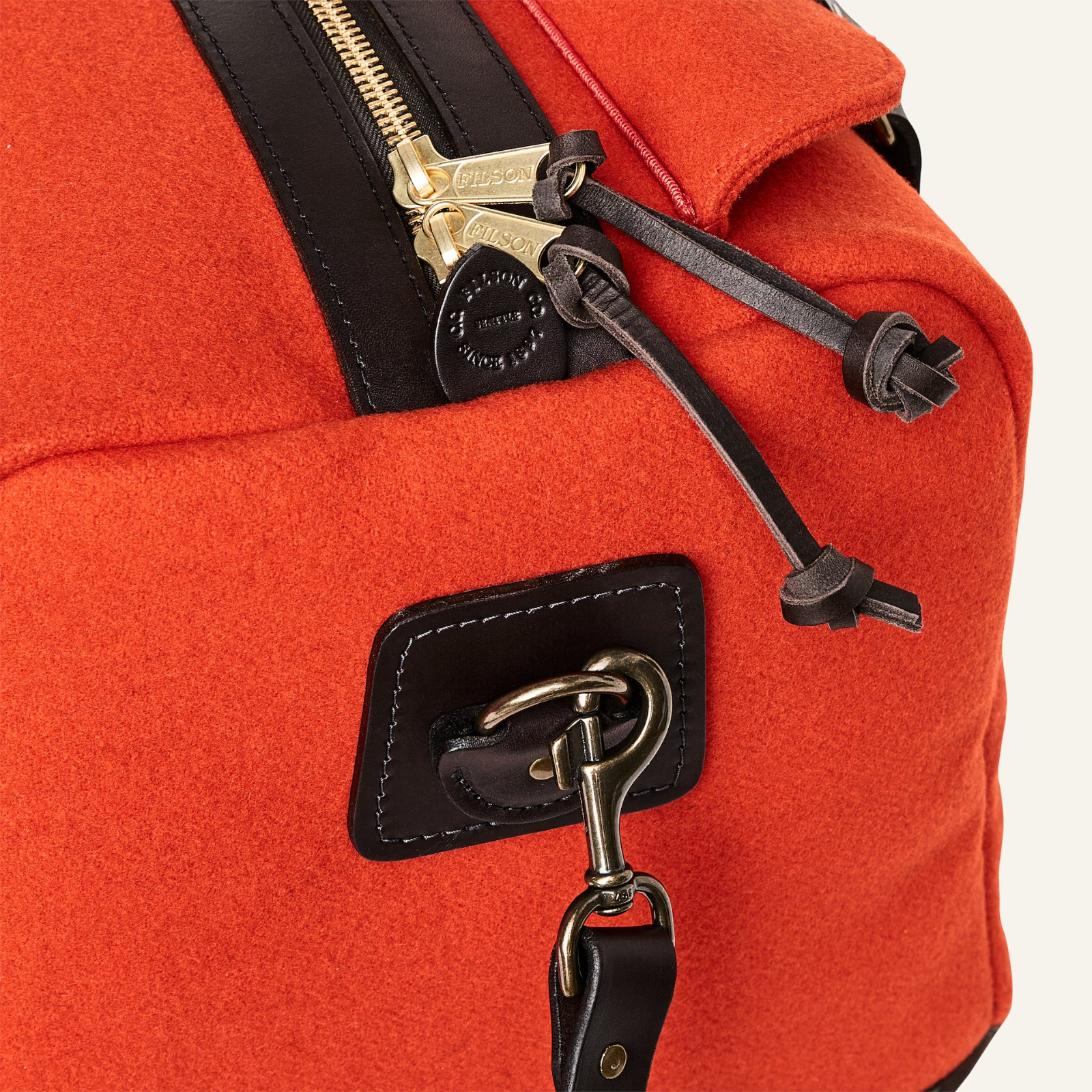NWT Filson Mackinaw Wool Medium Duffle Made In USA Flame 20263593