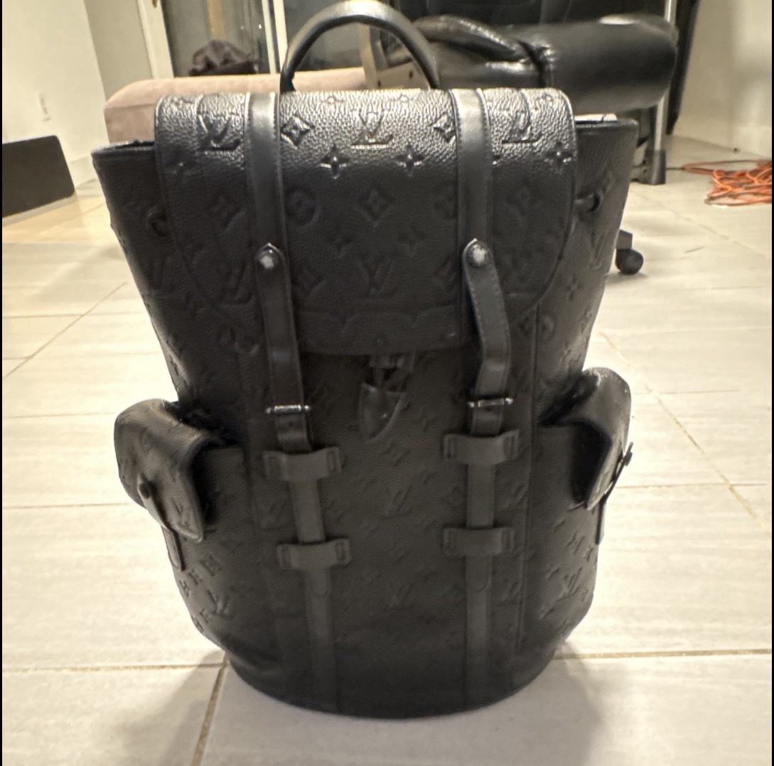 Louis Vuitton Men’s Large Black Monogram Backpack Drawstring Buckle Pockets