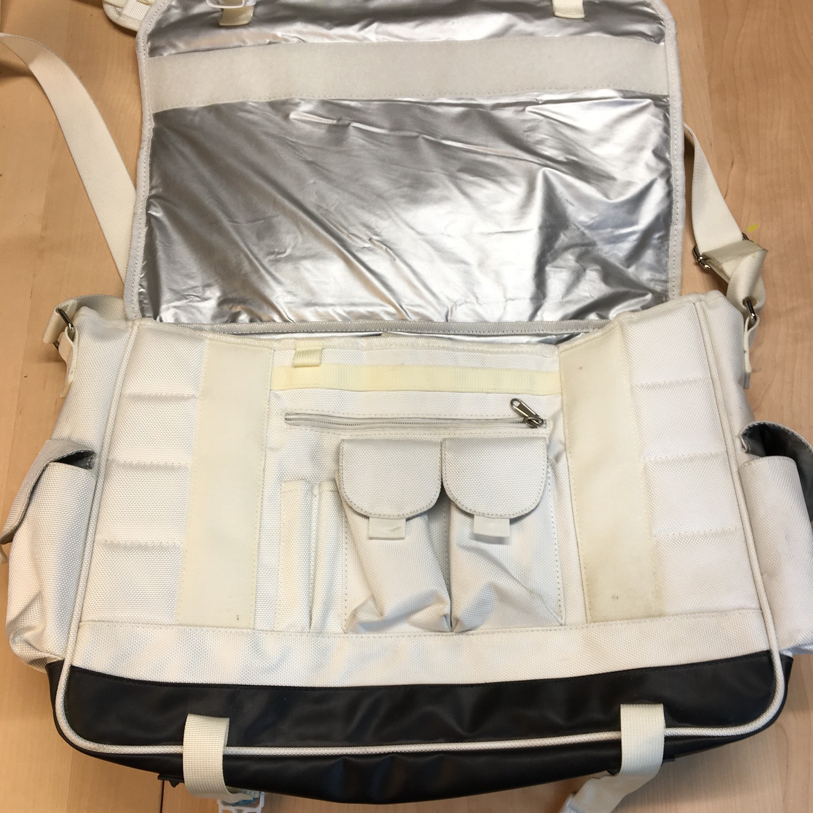 Thinkgeek 2001: A Space Odyssey Messenger Bag White NASA Astronaut Theme Laptop