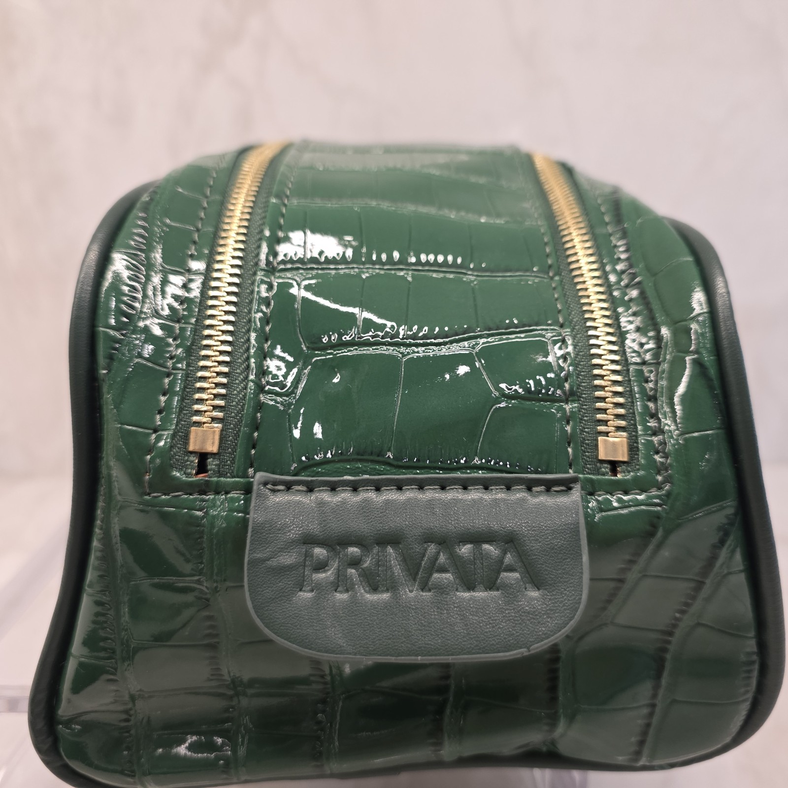 Privata MENS Toiletry Bag BRAND NEW with Cert Of Authenticy Card GREEN CROC…