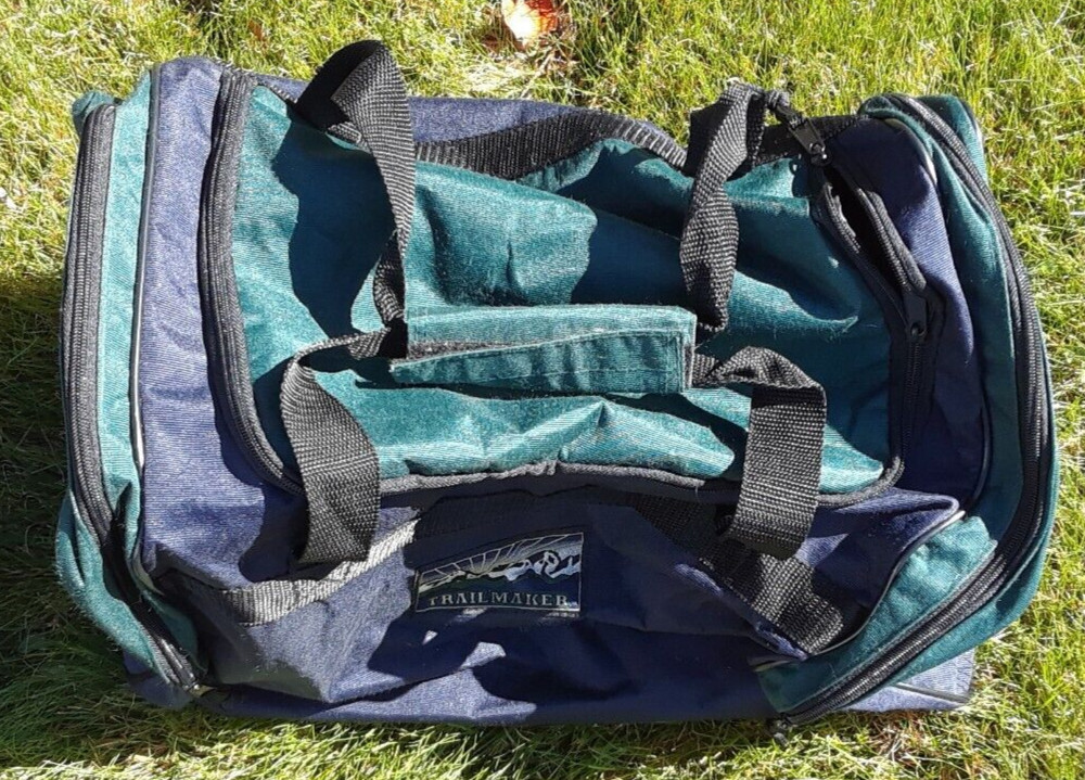 Trailmaker Equipment Duffle Bag Blue/Green 2 Pockets 19x11x10” Gym Bag Pre-owned
