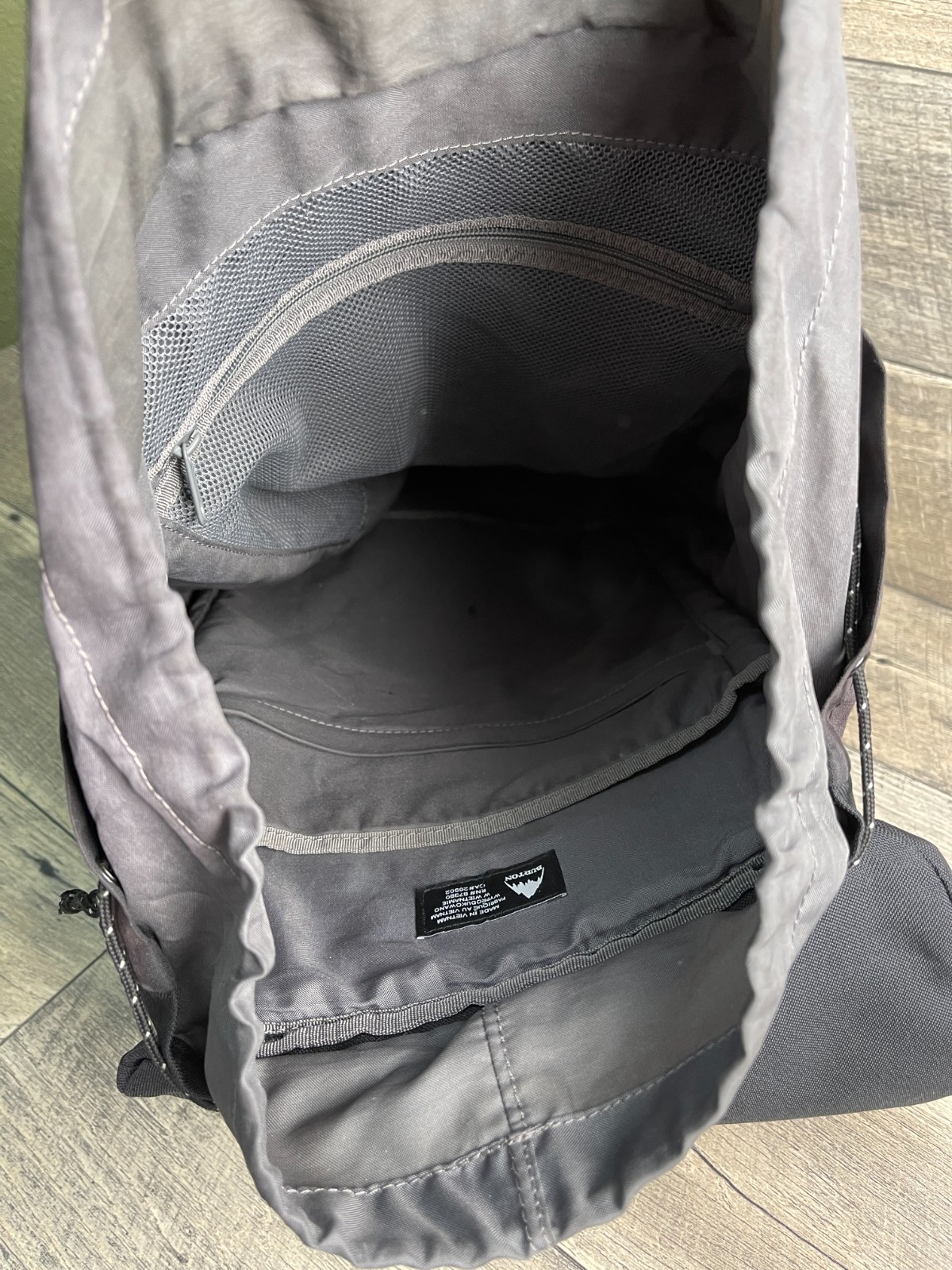 Burton Tinder 25 L Backpack Laptop Compartment Padded Shoulder Straps Travel Bag