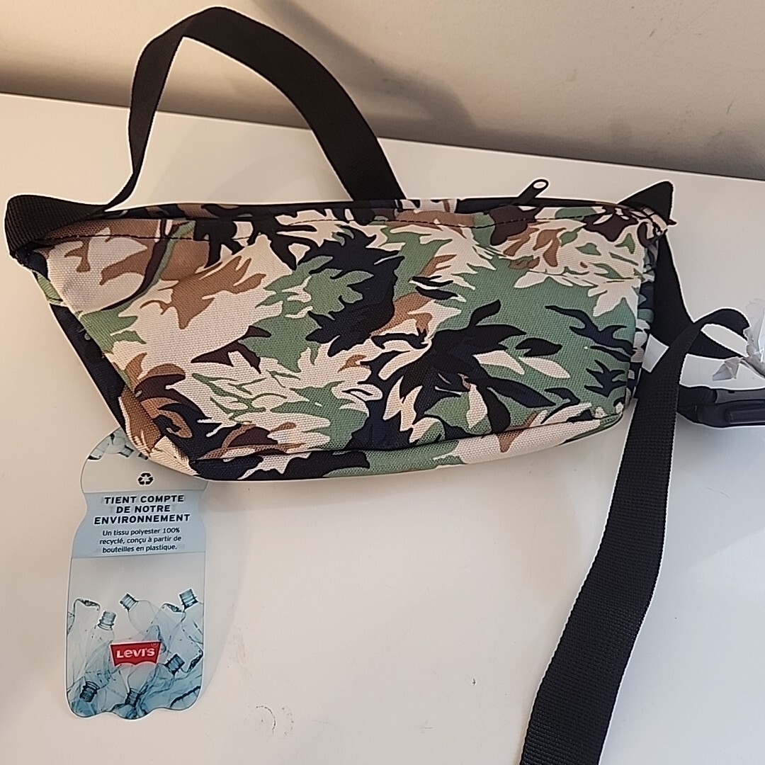 LEVI’s Fanny Pack Tropical Camo Floral Adjustable Bag Waist Pack Bum Bag Travel