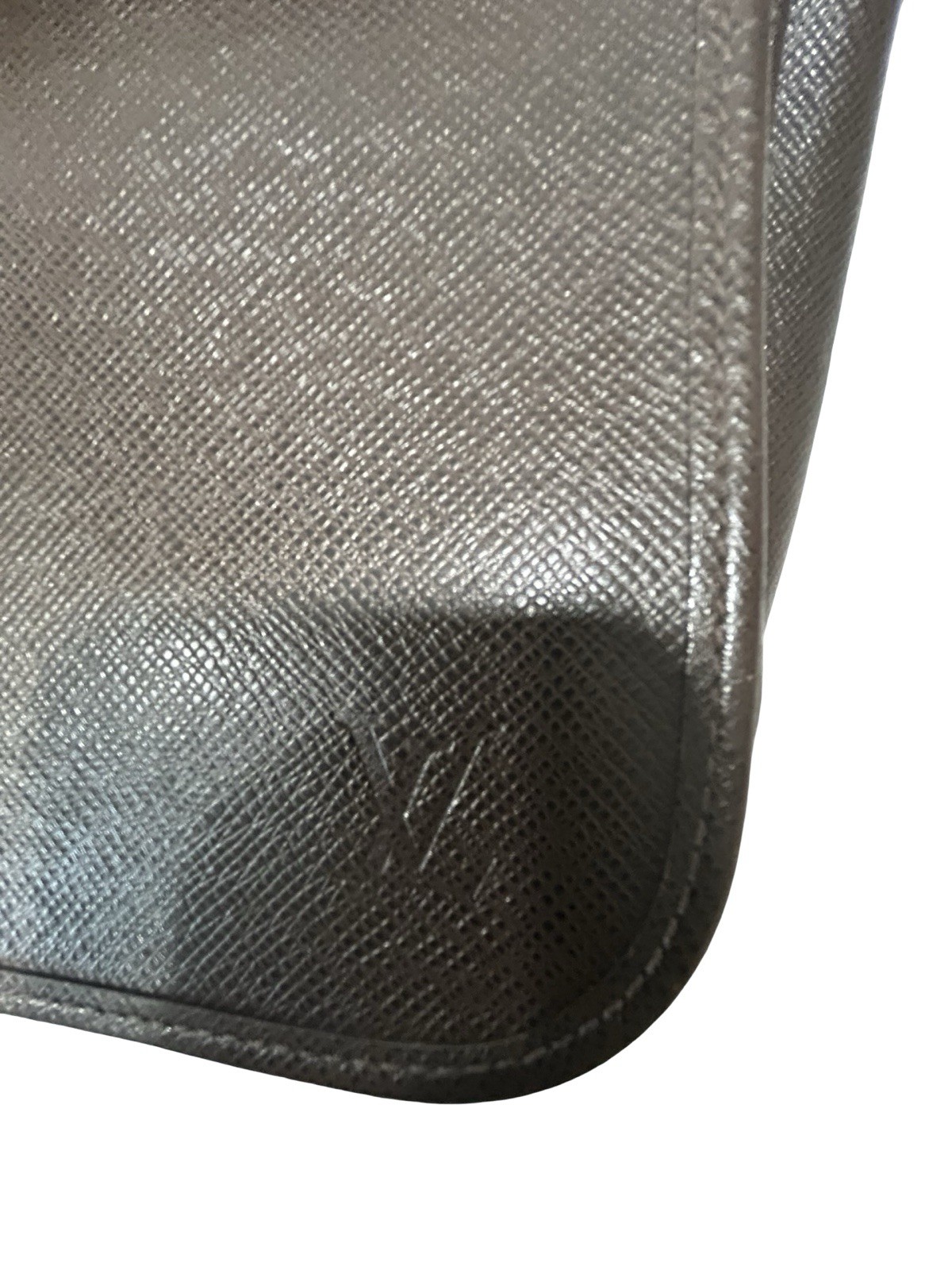 Authentic Louis Vuitton Taiga Andrei Messenger Bag – Grizzli Brown Leather