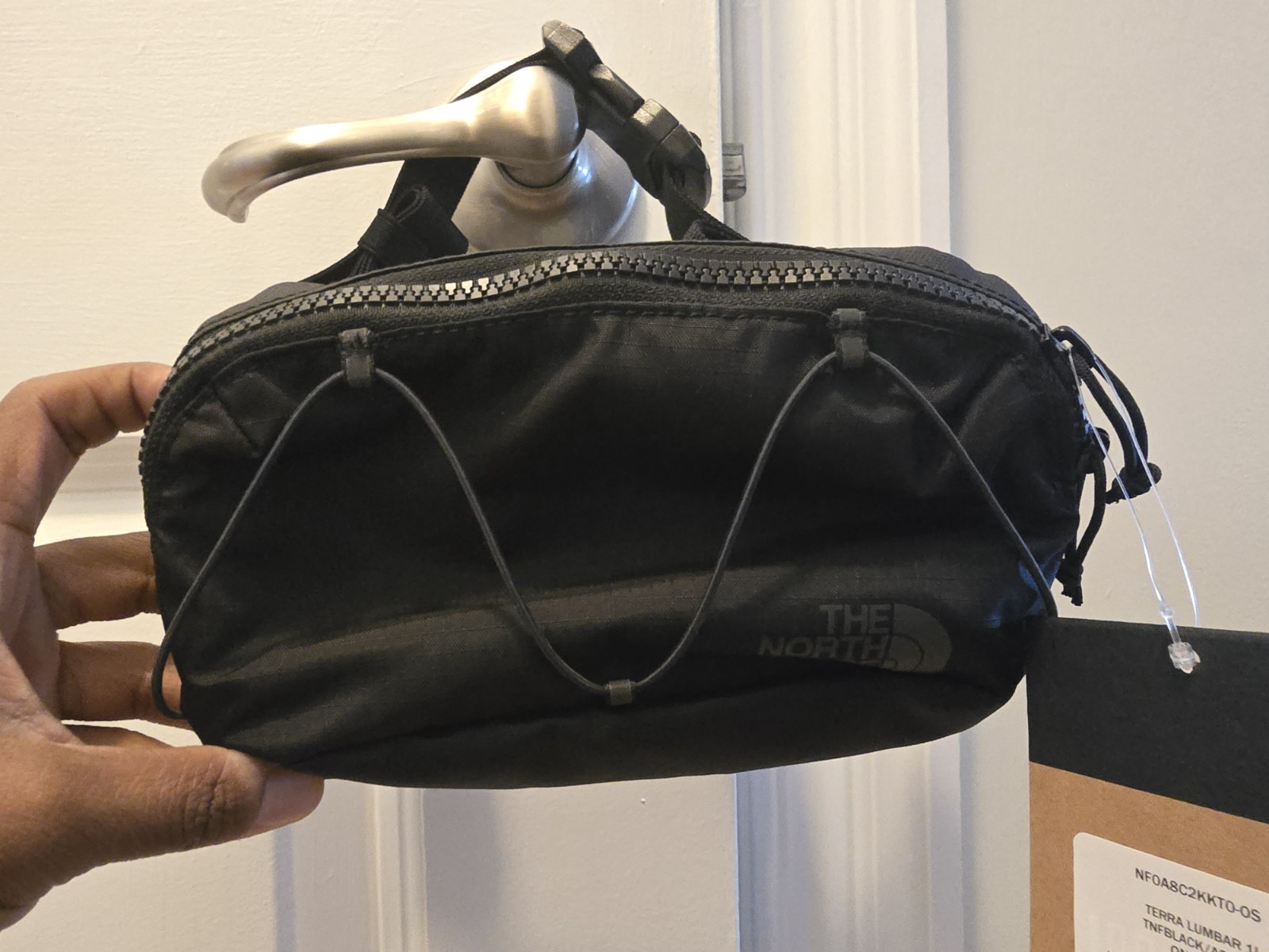 THE NORTH FACE- ALL BLACK-ZIPPERED BELT BAG