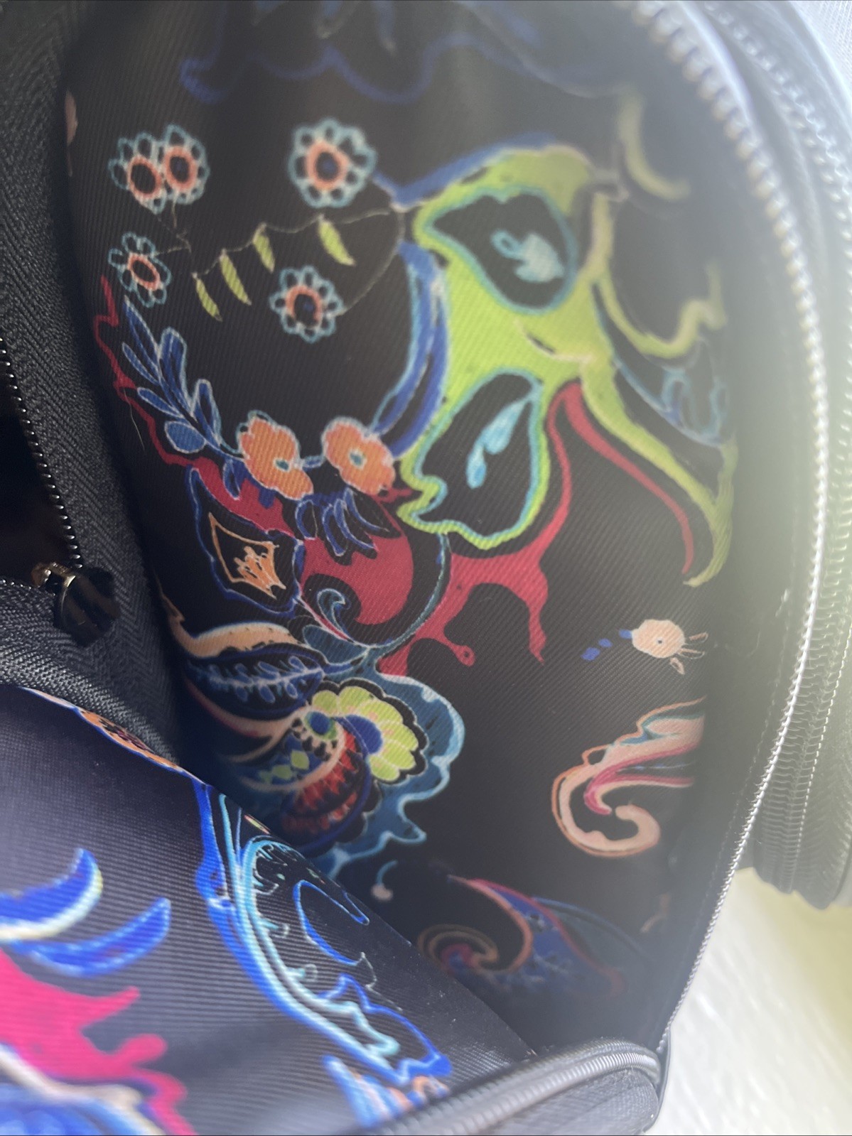 ROBERT GRAHAM Armageddon Max Zip Black Hanging Travel Toiletry Bag