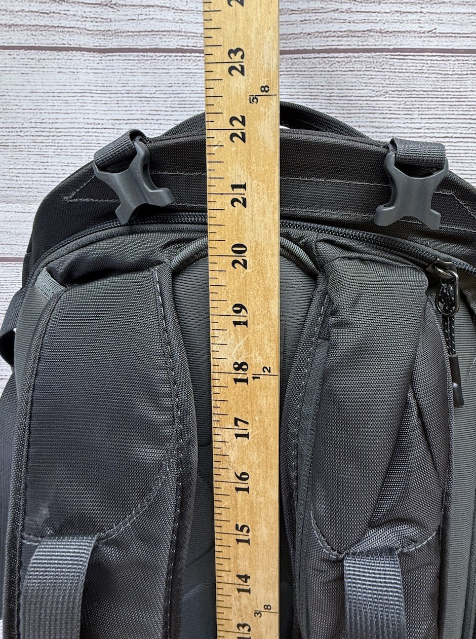 Thule Sweden Black Large Daypack Backpack Side Padded Pockets Hiking Outdoor