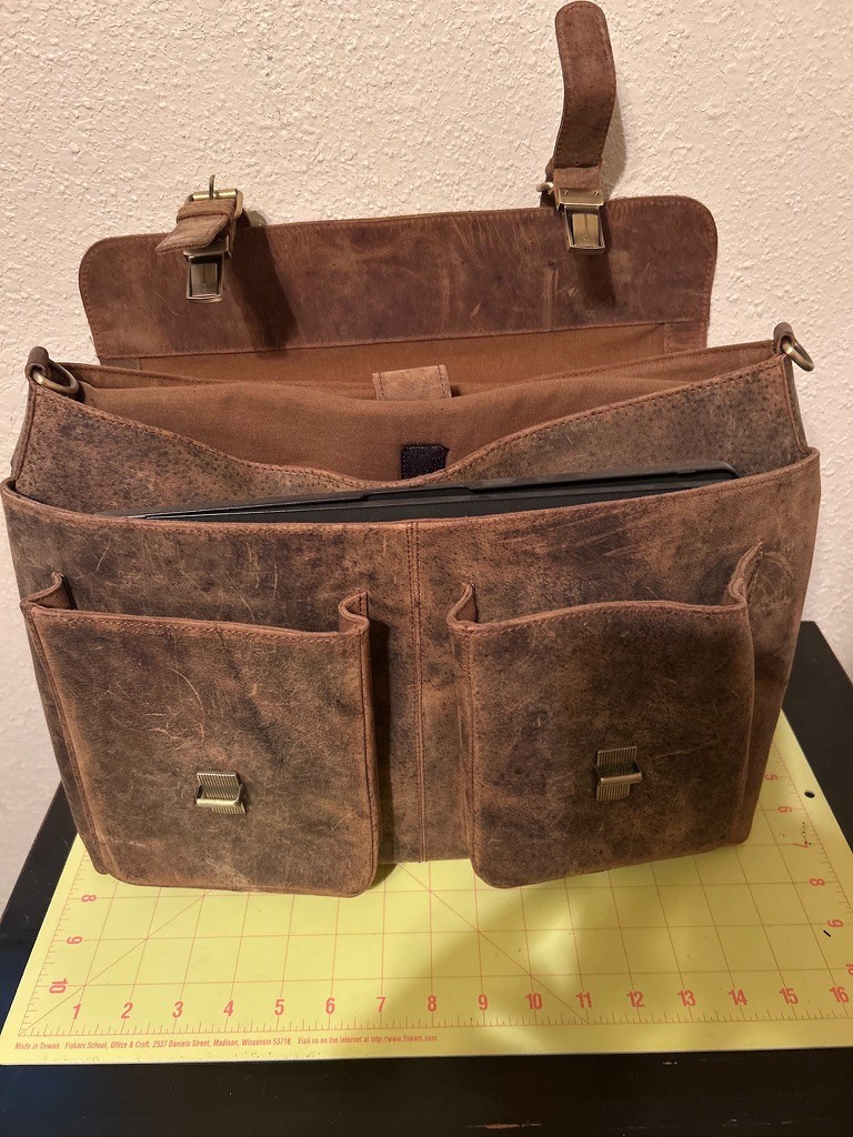 Leather Briefcase/Messenger Bag, Komal C, 15″, Distressed Brown