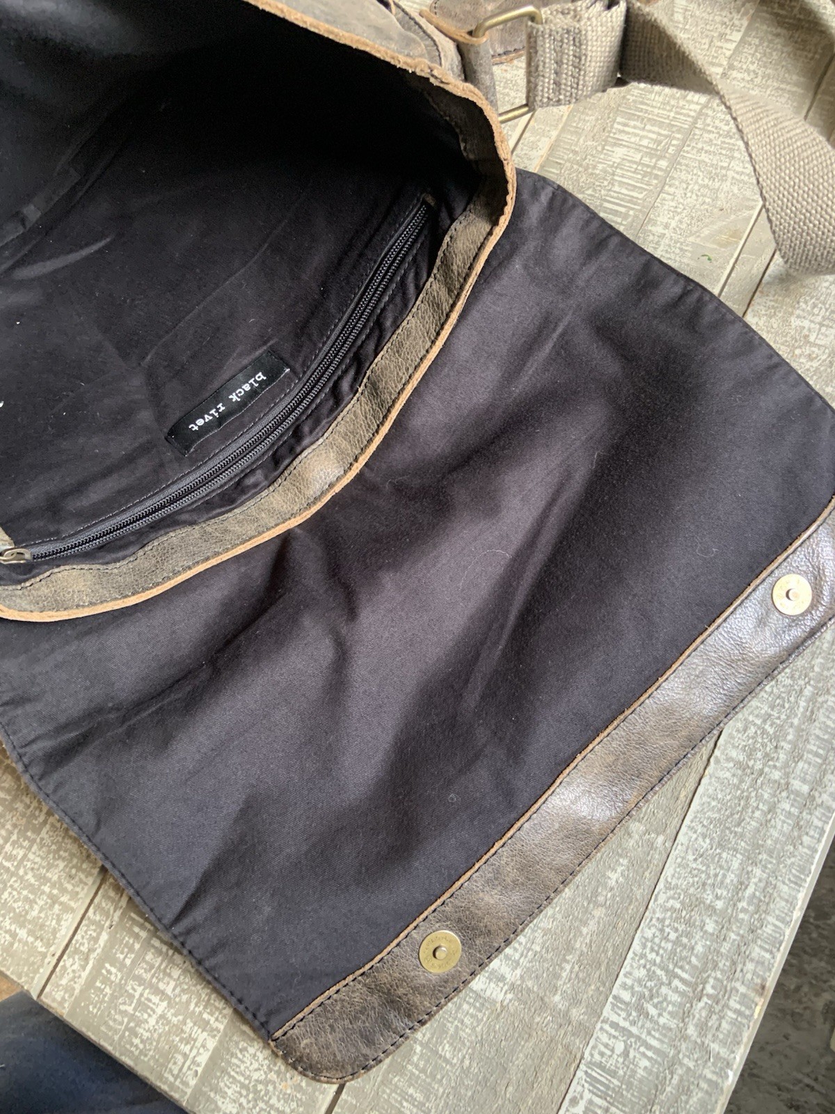 Black Rivet Wilson’s Leather Distressed Messenger Bag Large Laptop Vintage 15×12