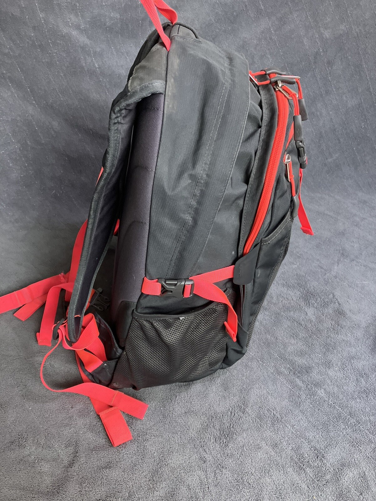 The North Face Recon Backpack Dark Gray Laptop Hiking Day Bag Padded Back