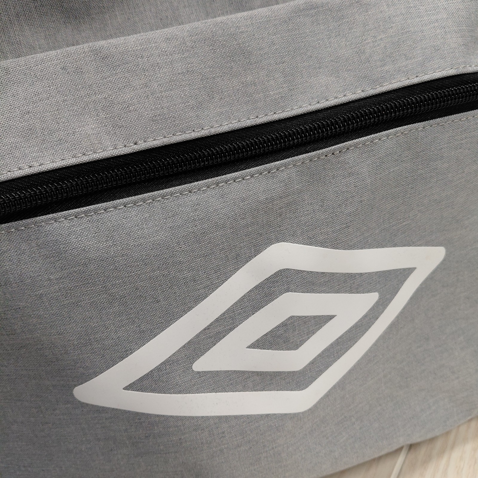 Umbro 17″ Double Padded Strap School Backpack – Heather Gray Multi Pockets Logo
