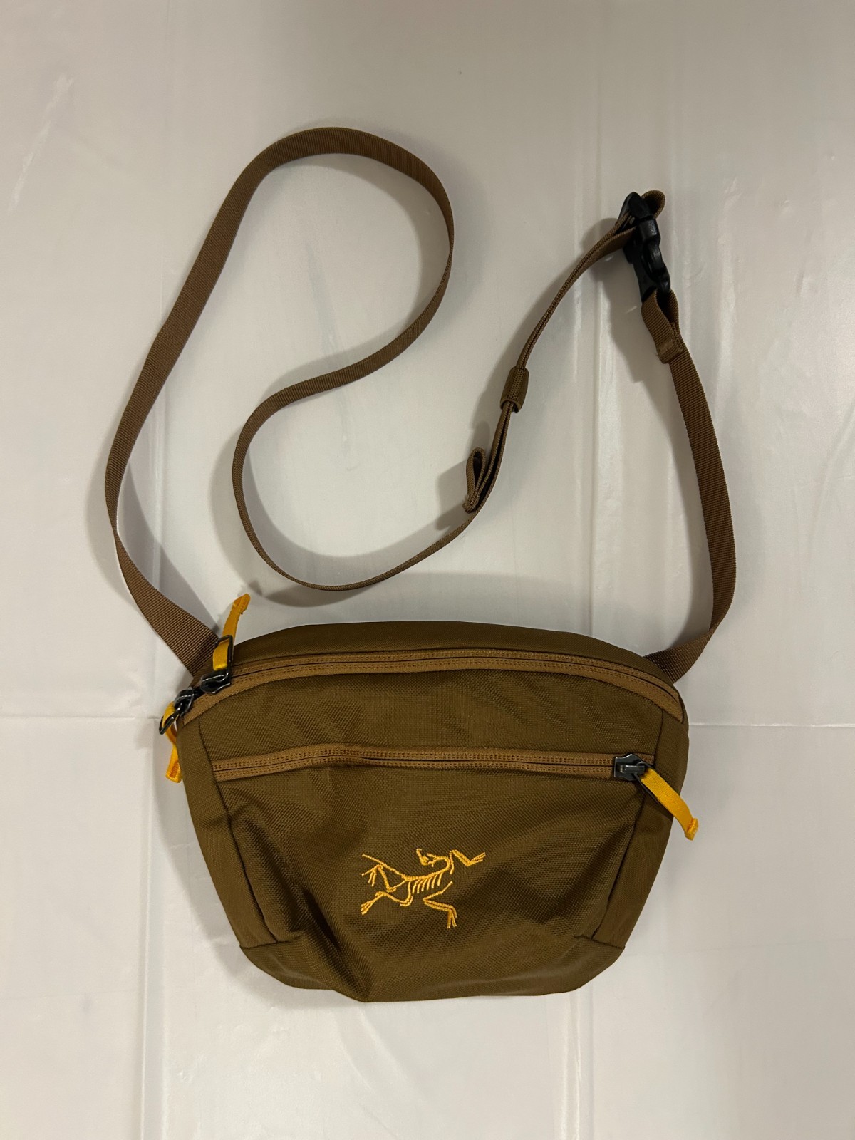 Arc’teryx Waist Pack Mantis One Brown/Yellow Accent Waist Strap and Buckle