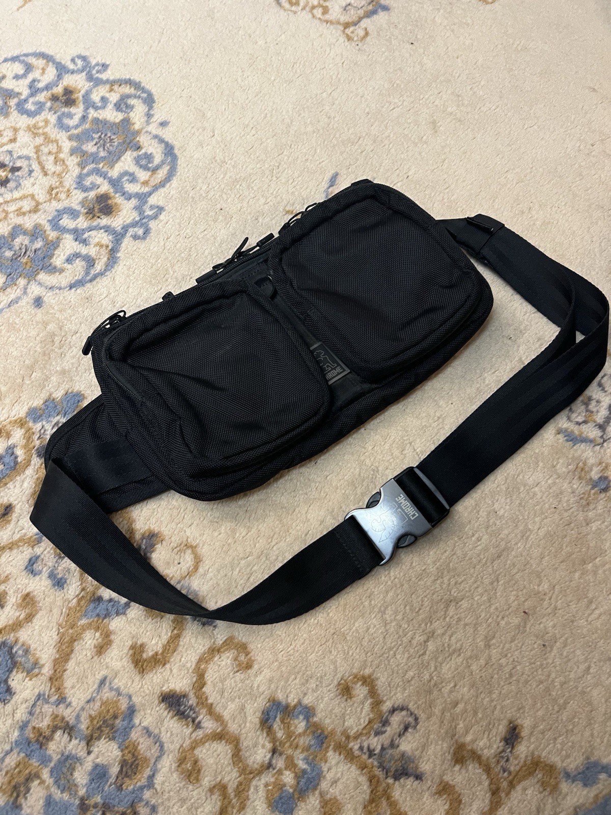 Chrome Industries MXD Segment Notch Sling Bag Low Profile Crossbody Black READ