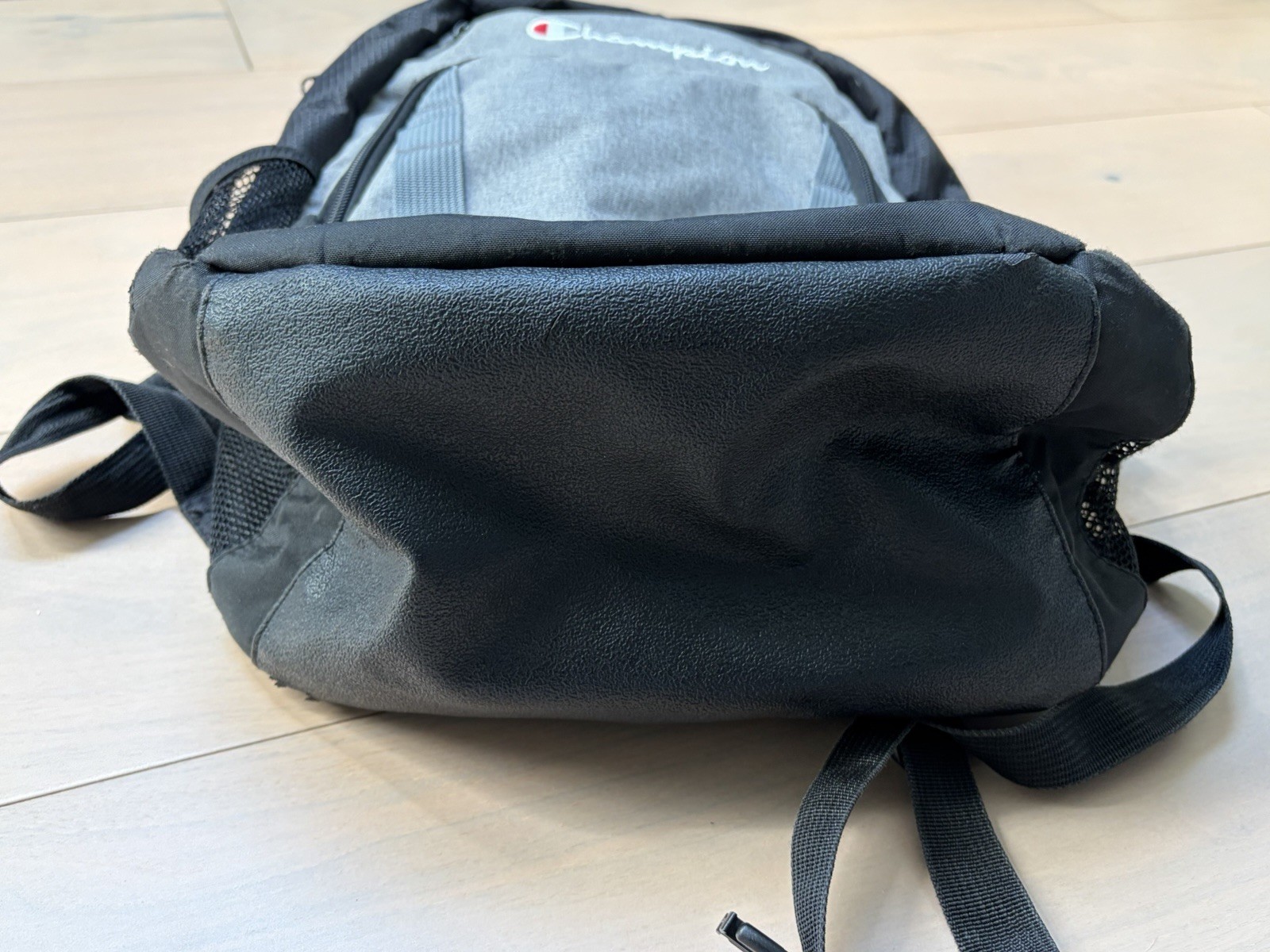 Champion Black Gray Men’s Large Backpack Zip Closure Multiple Pockets