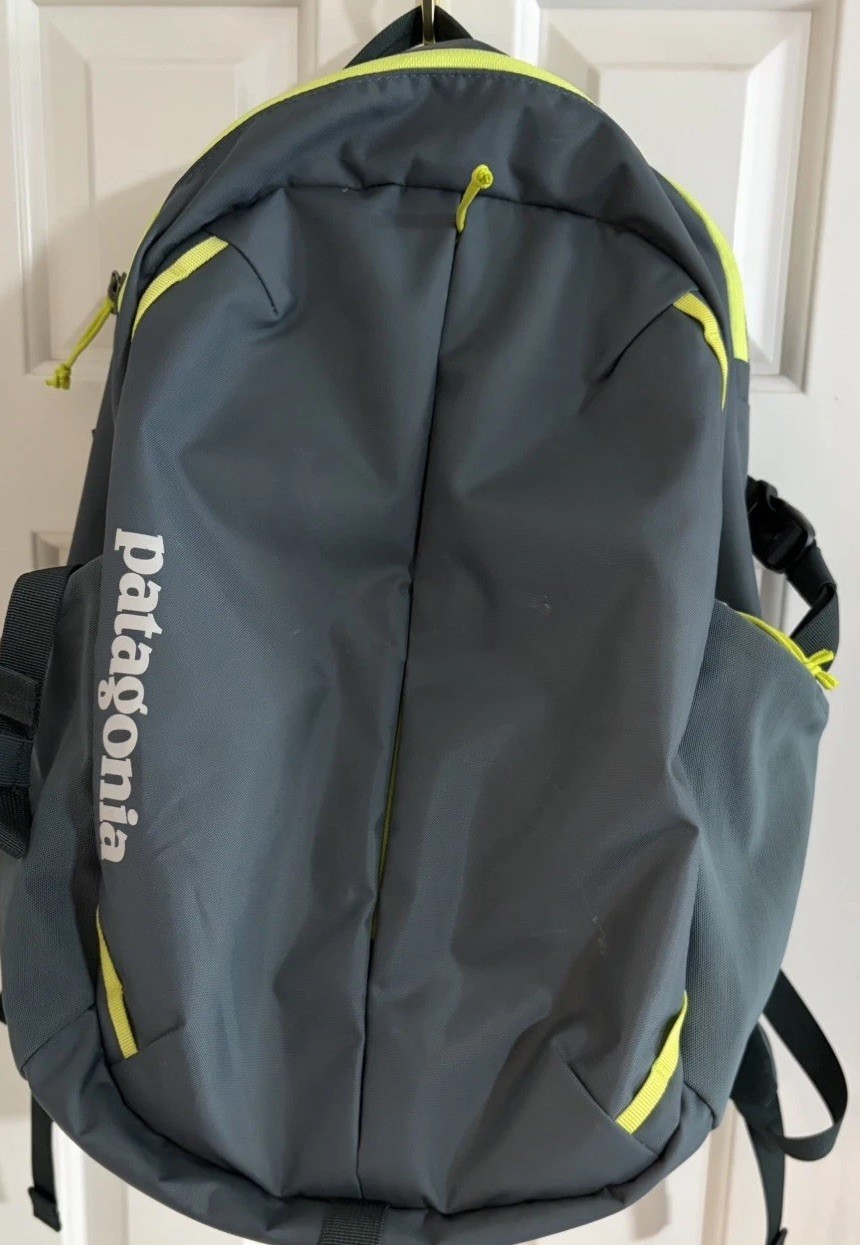 Patagonia Refugio Backpack 26L 47914 Blue Green Daypack with Multiple Pockets