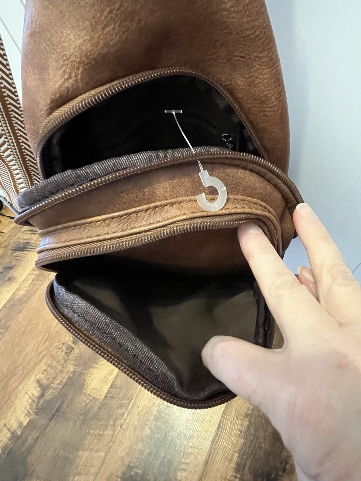 Latmap Brown Crossbody Bag Men Adjustable Strap Diamond Pattern Inner Pockets