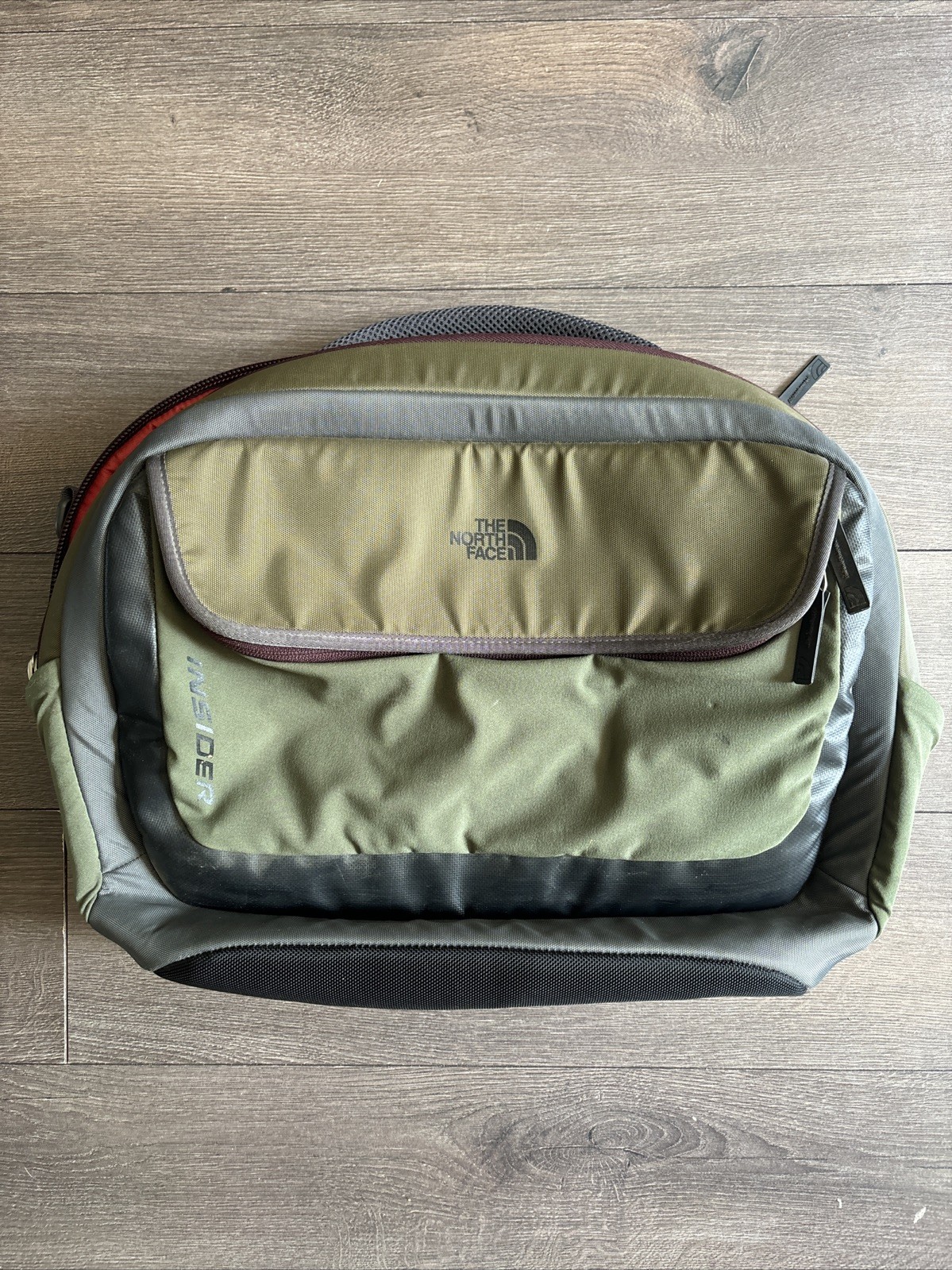 The North Face Laptop Insider Travel Bag Briefcase Padded 17″ EUC Green Gray