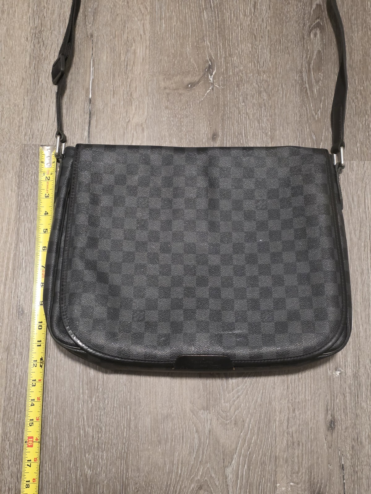 Louis Vuitton Damier Graphite Messenger Bag Unisex