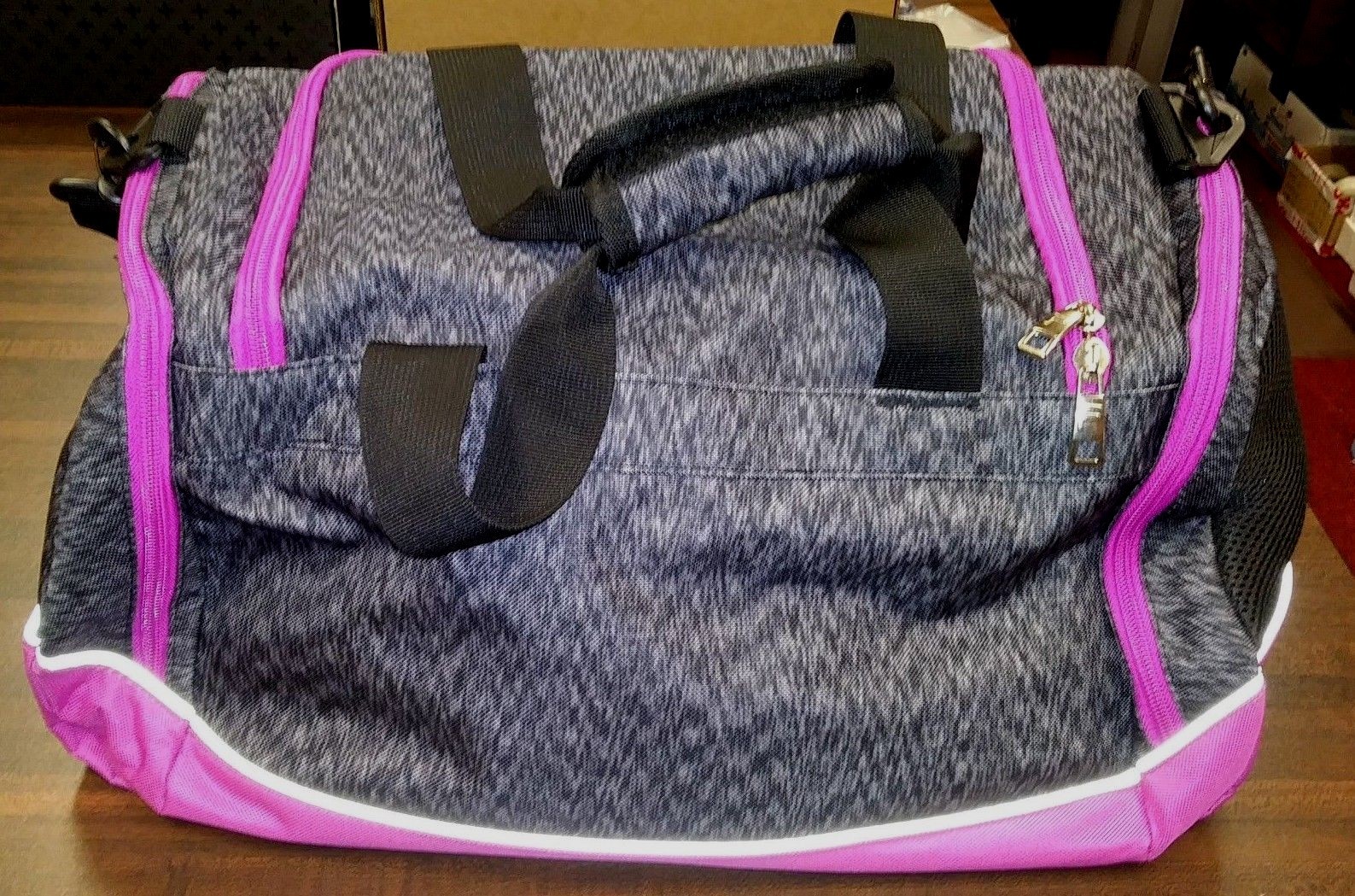 Fila Filatech Sprinter Black/Gray & Purple Medium Size Duffle Gym Bag NWOT