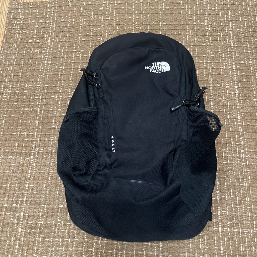 THE NORTH FACE NF0A3VY2JK3-OS VAULT EVERYDAY LAPTOP BACKPACK TNF BLACK