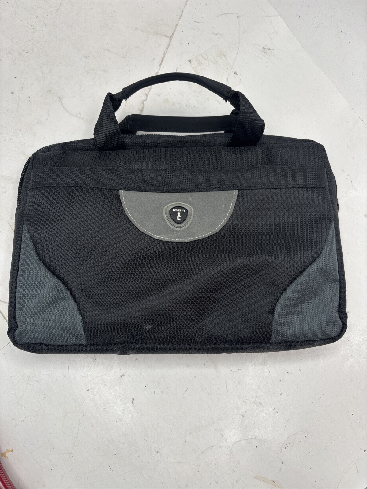 Icon 10 1/2” Notebook/Laptop Case/Bag with Shoulder Strap, Zip, 100H, Black