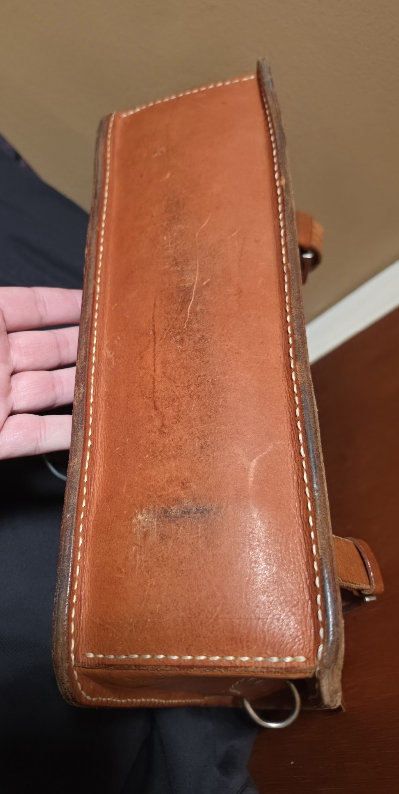 WHITE BUFFALO REPUBLIC Leather Messenger Briefcase Fairview Distressed-No strap