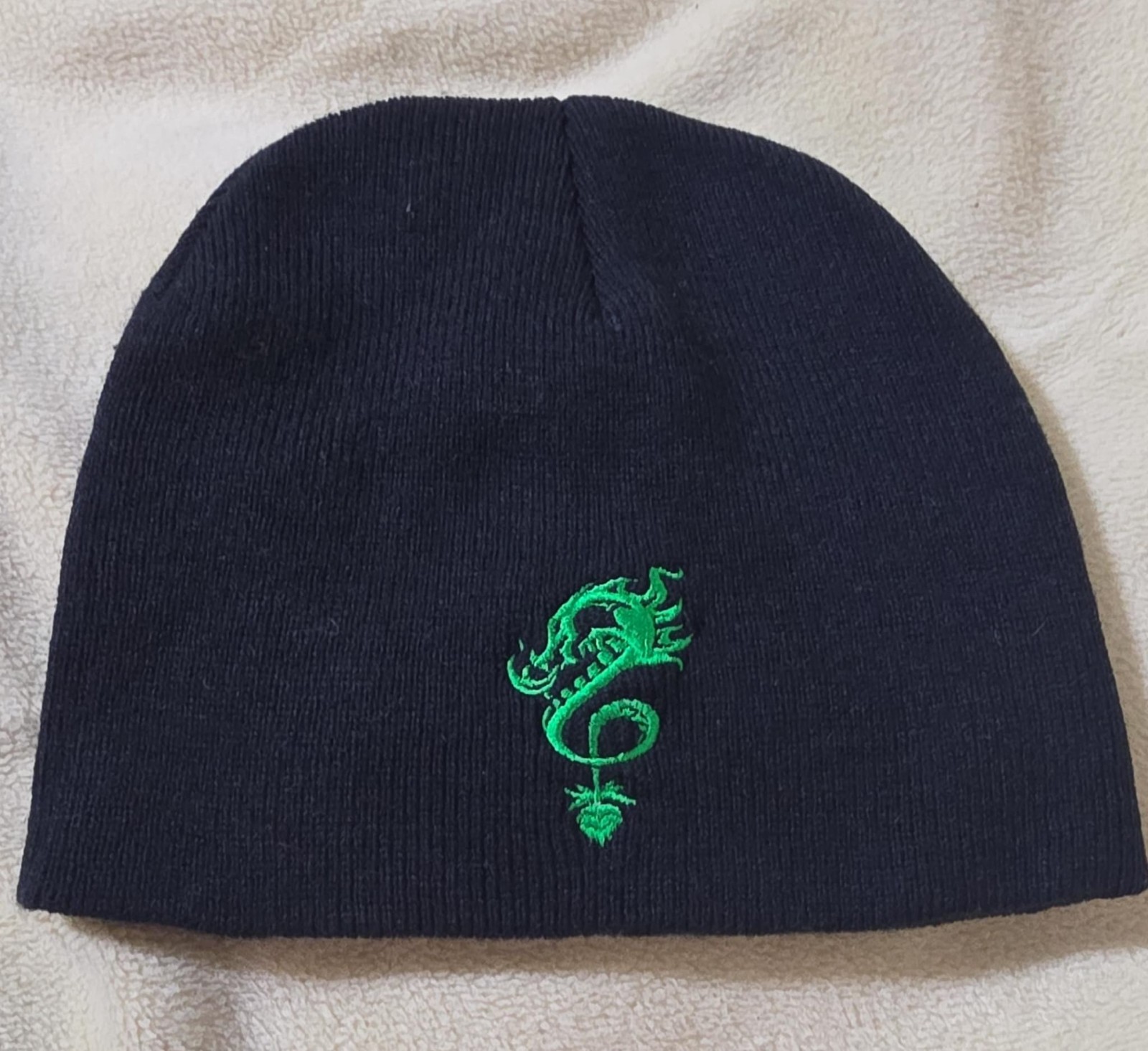 BLACK BEANIE HAT EMBROIDERED GREEN DRAGON W/ ROSE TAIL SP08