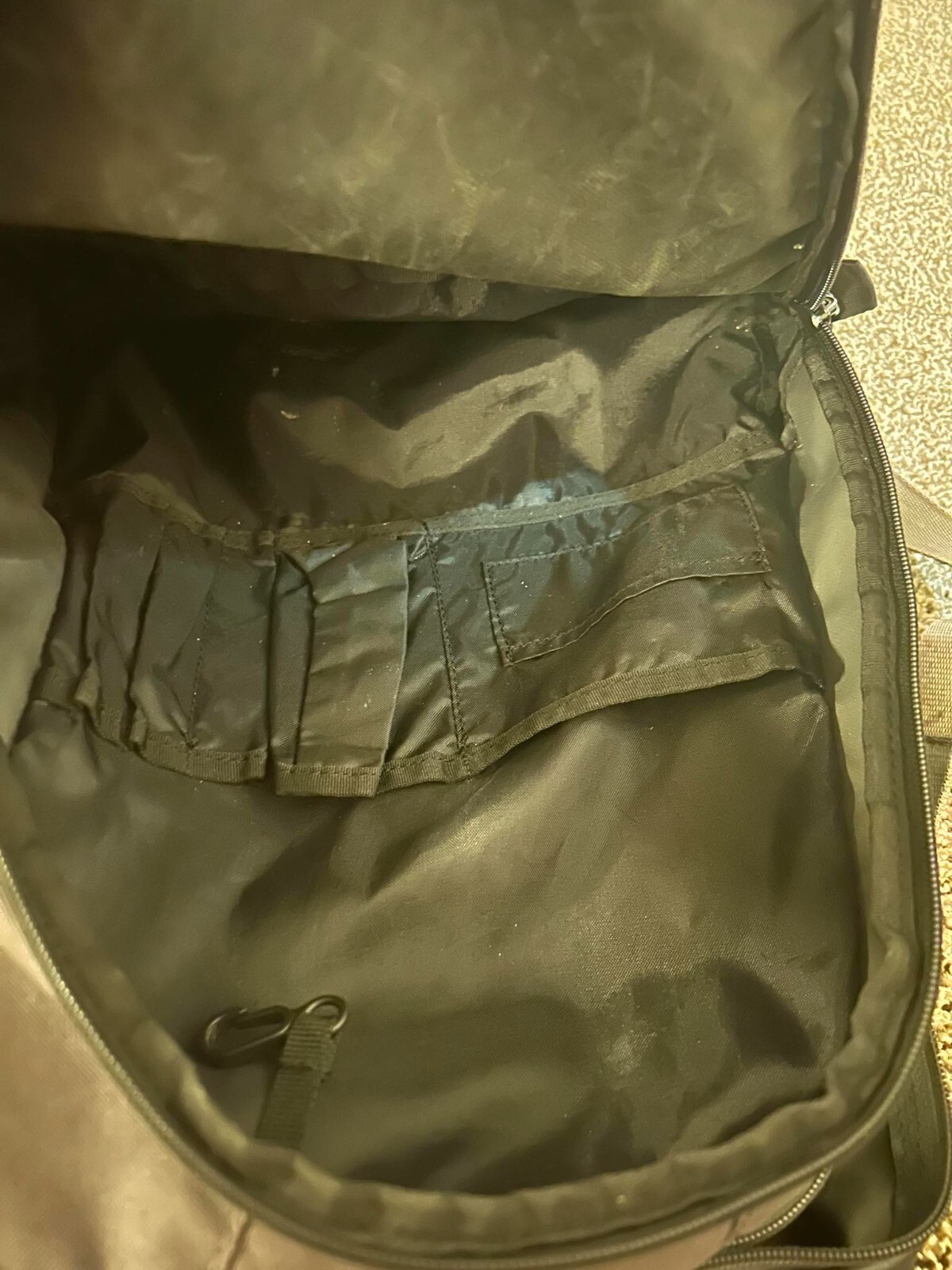 black/grey Nike backpack swoosh 2 zipper compartments strap