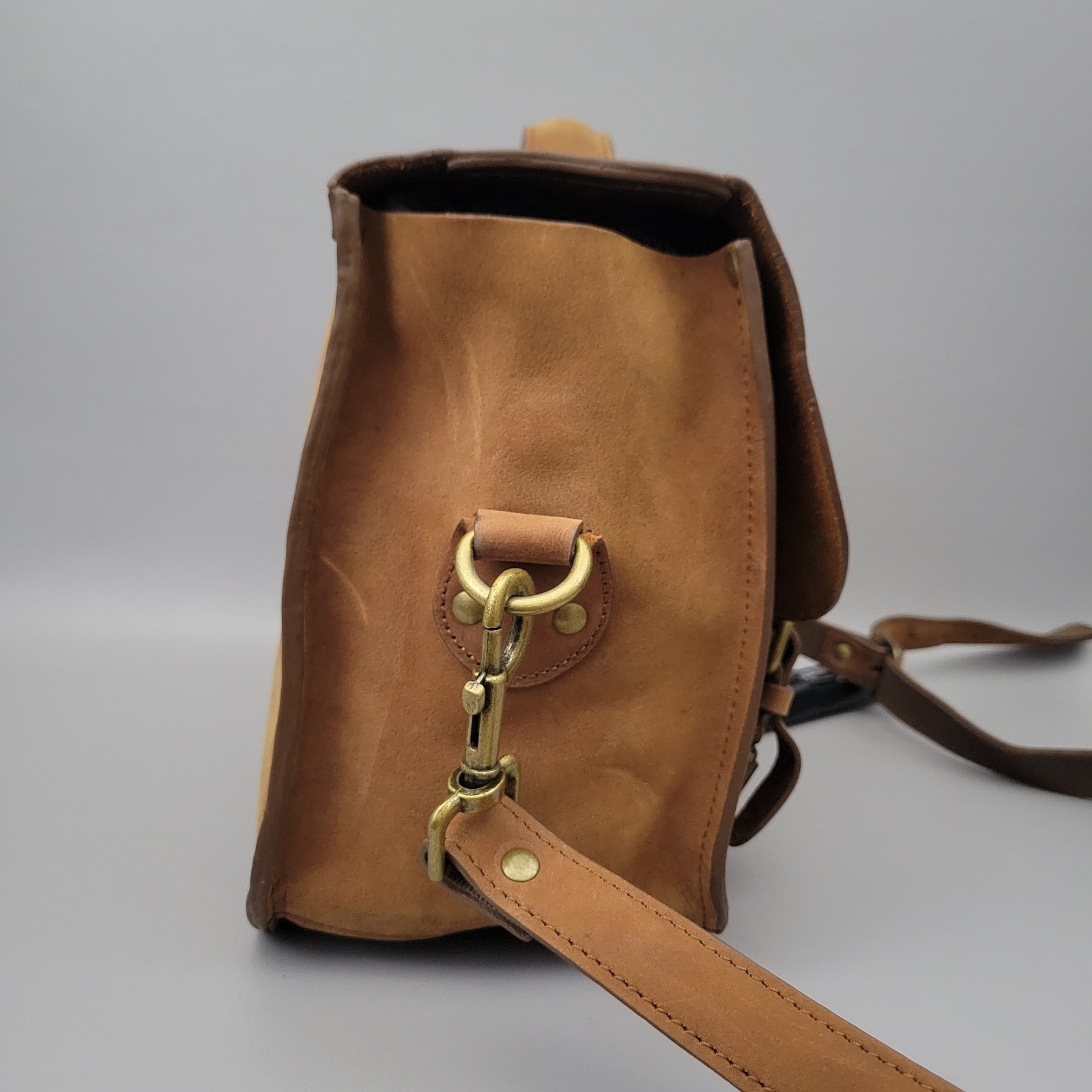 Vintage Duluth Trading Leather Bashful Billionaires Briefcase Messenger Bag