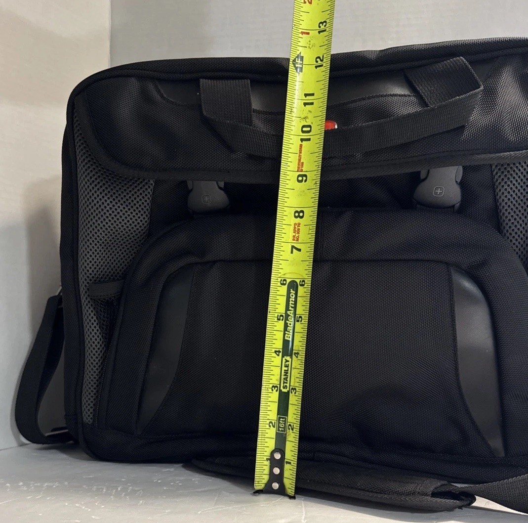 SwissGear Laptop Computer Briefcase Travel Bag Unisex 18″ x 14″ Black