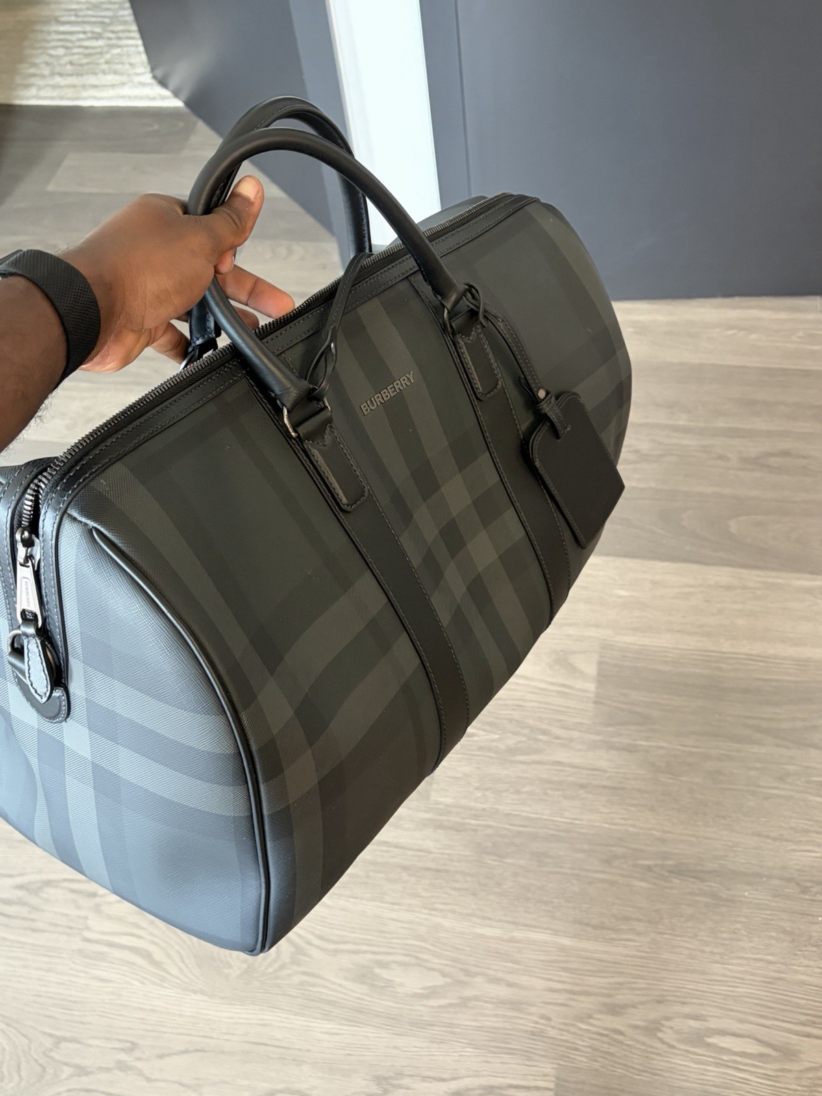 Burberry Gray/Black Checkered Duffle Travel Bag Zip Buckle Detachable Strap