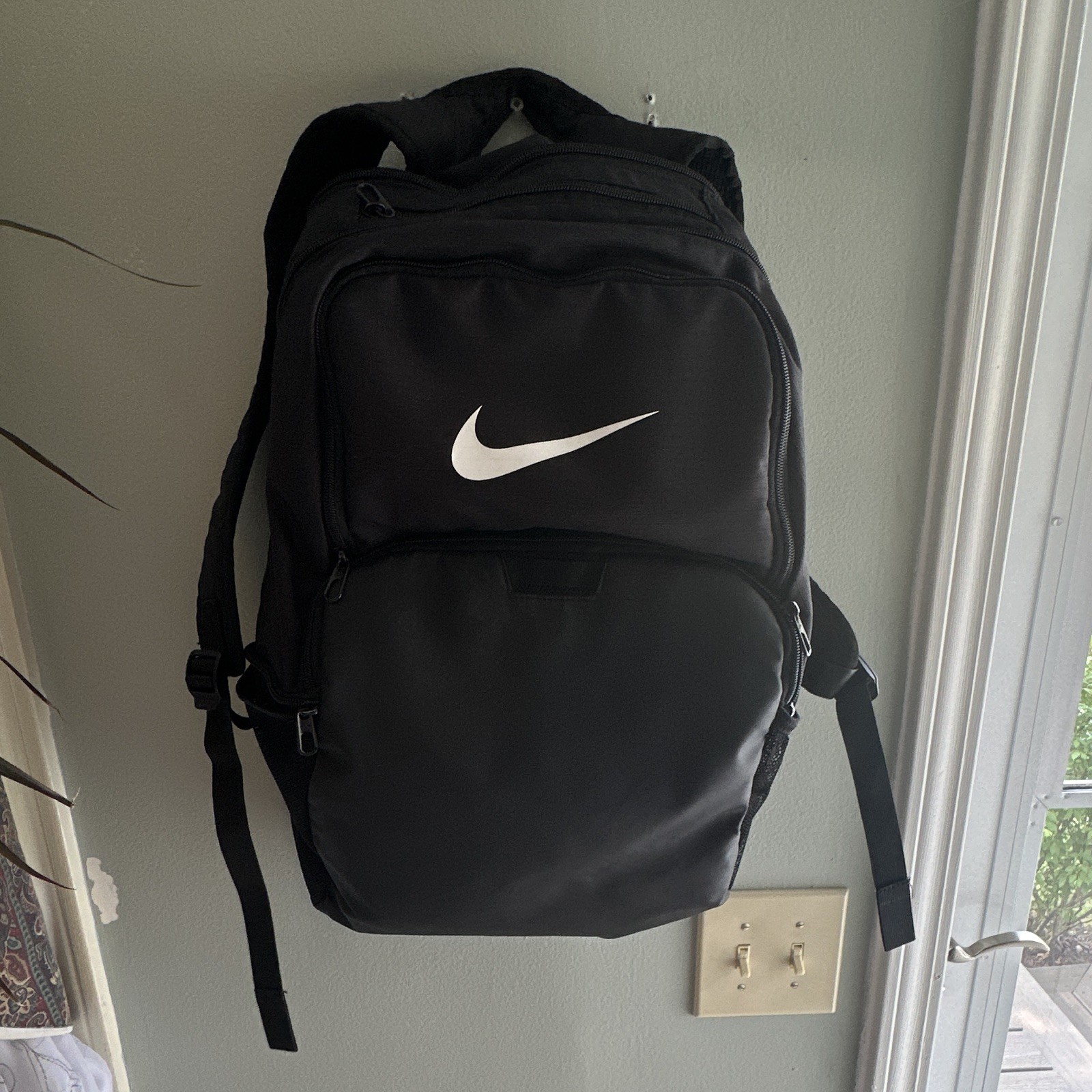 Nike Black Backpack White Swoosh Padded Zip Closure Adjustable Shoulder Straps