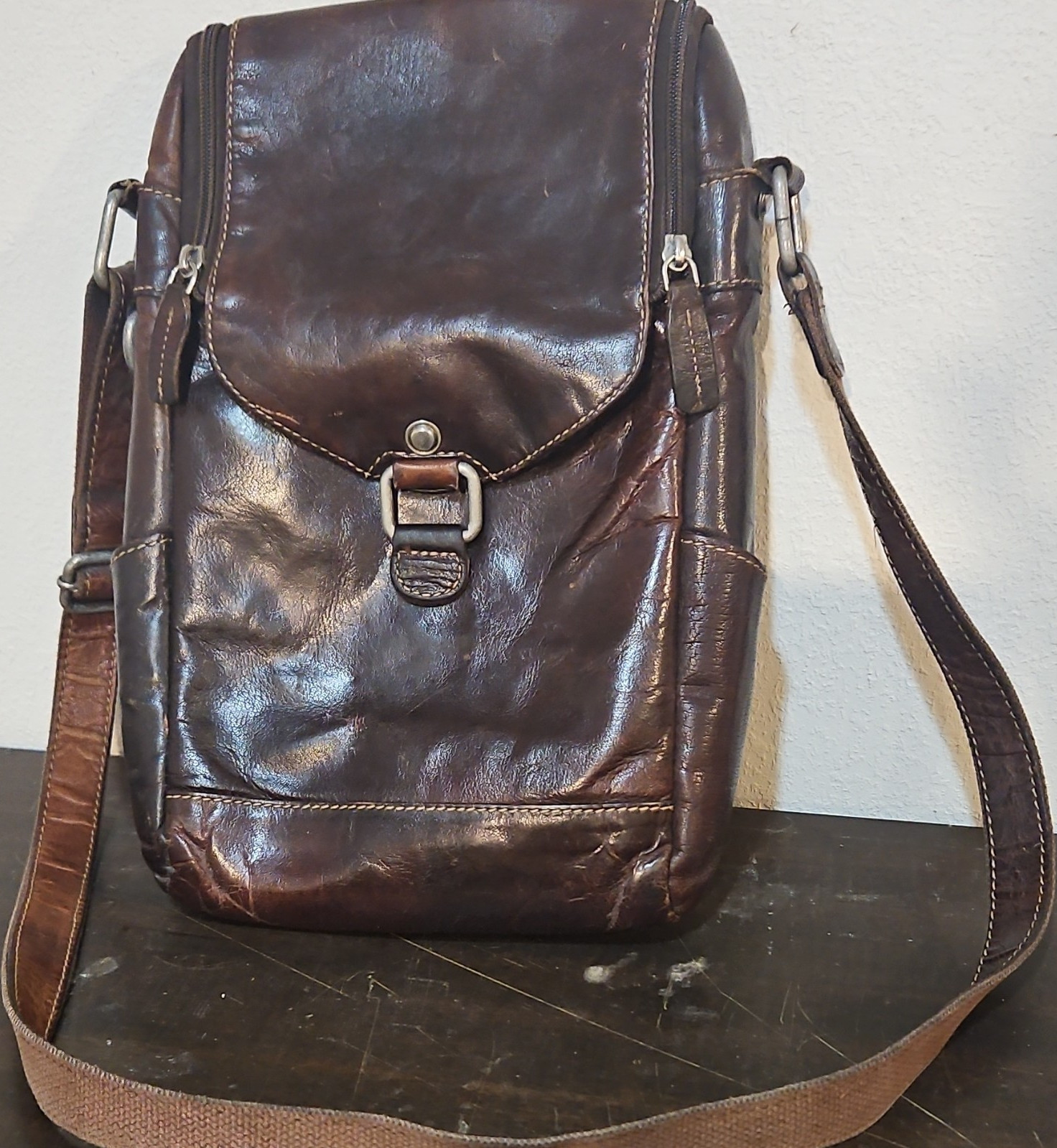 Men’s Jack Georges Brown Crossbody Messenger Bag Buckle Flap Zip Closure.