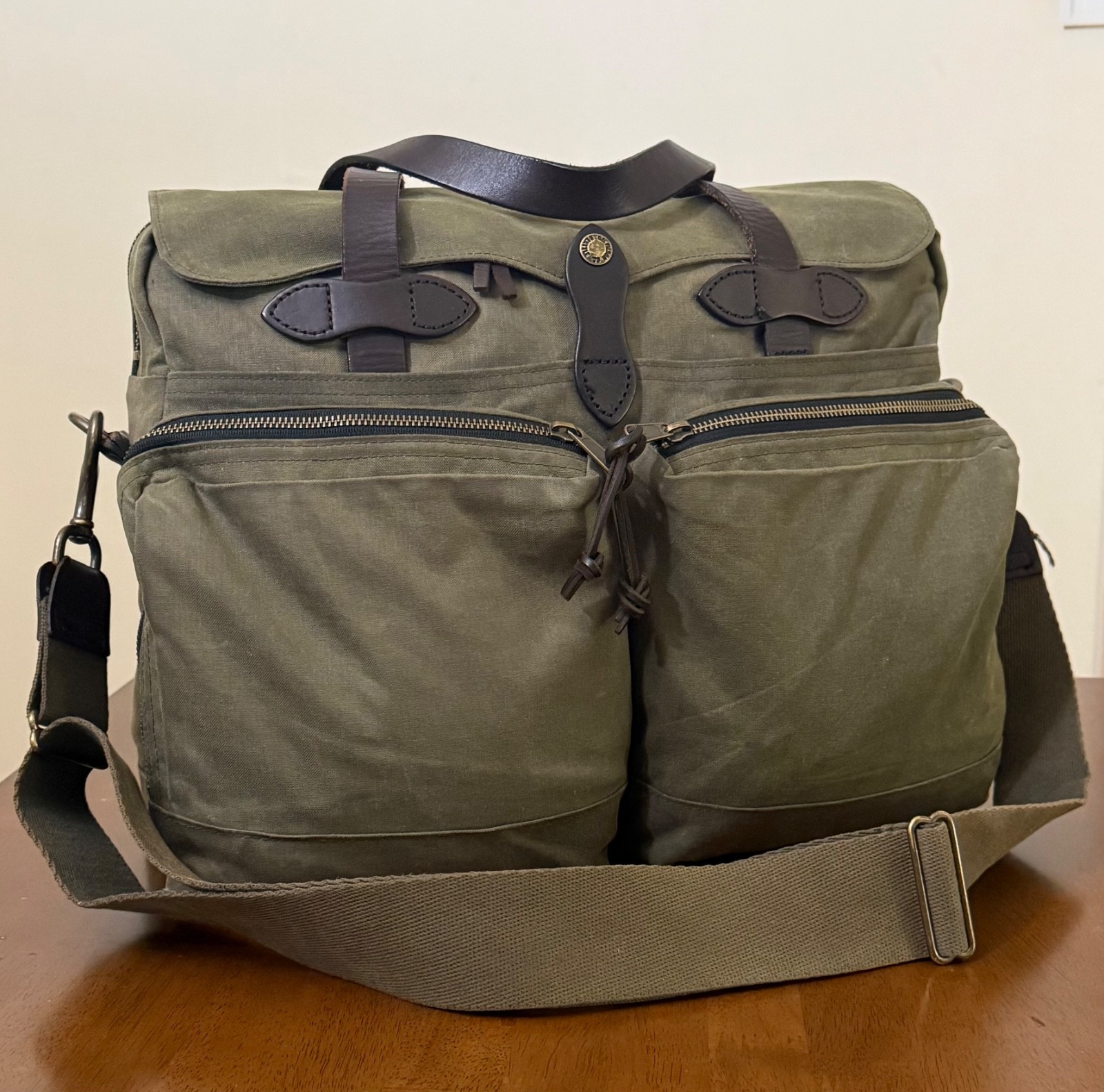 Filson 1215 24 Hour Tin Cloth Briefcase Otter Green Made USA Leather Bag