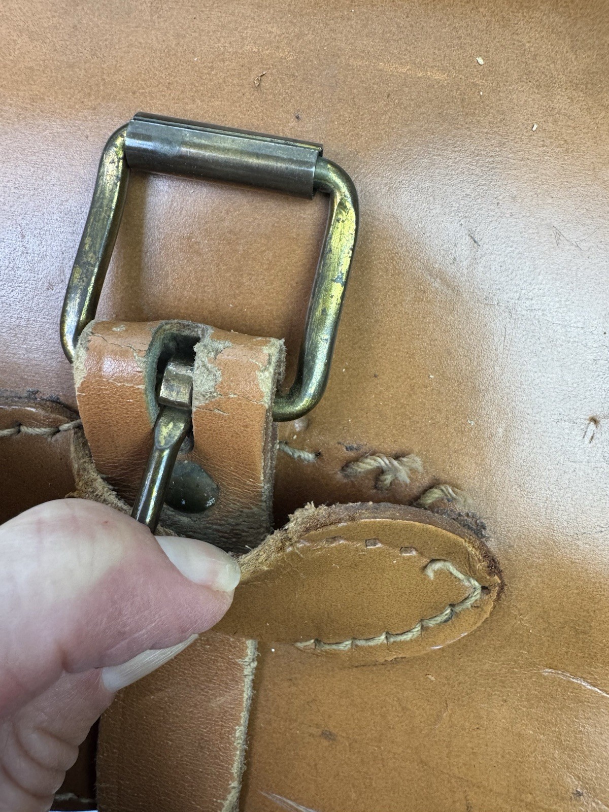 VTG Leather Messenger Bag Satchel Clasp Case Buckles Saddle Leather Heavy READ